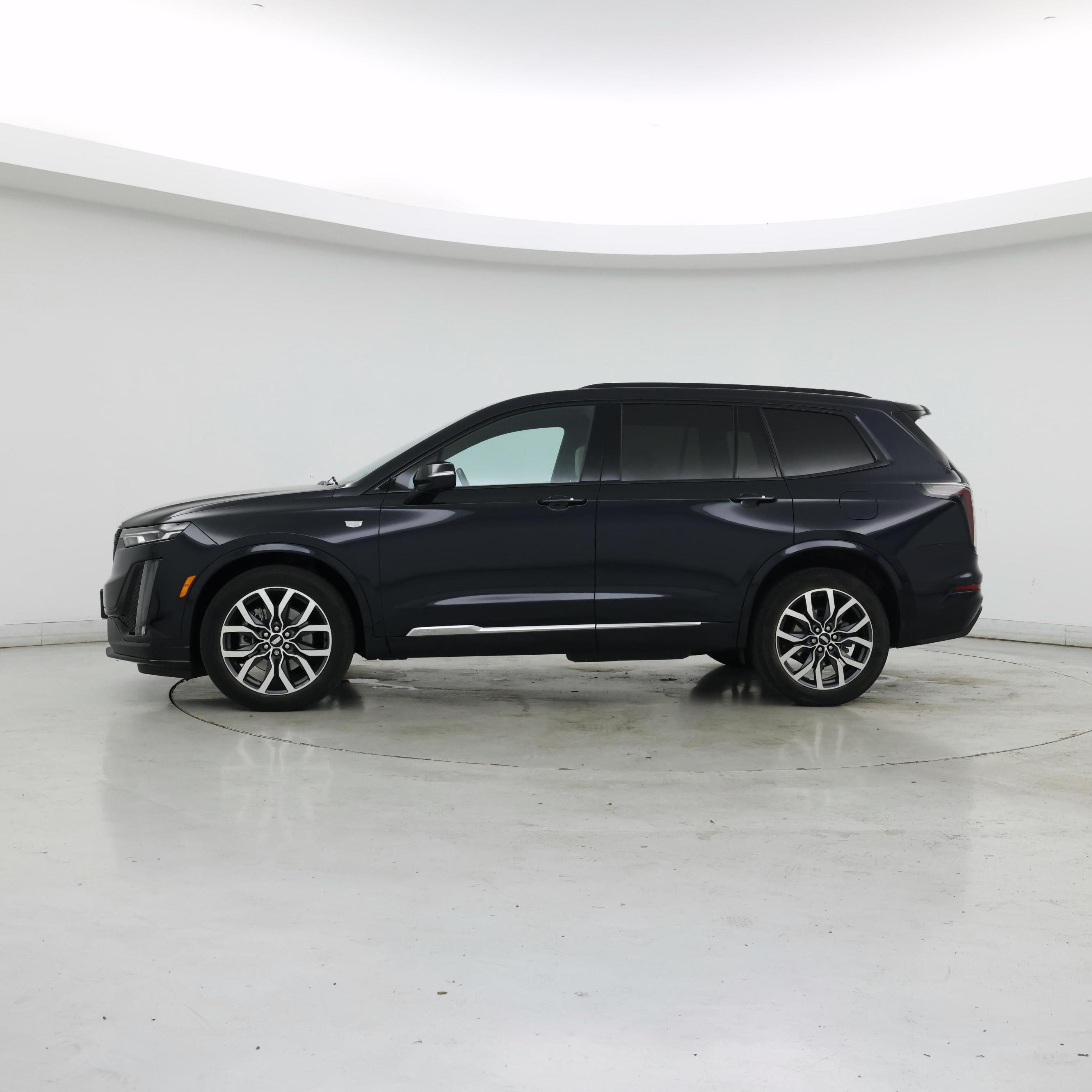 Thumbnail: 2021 Cadillac XT6 - 3