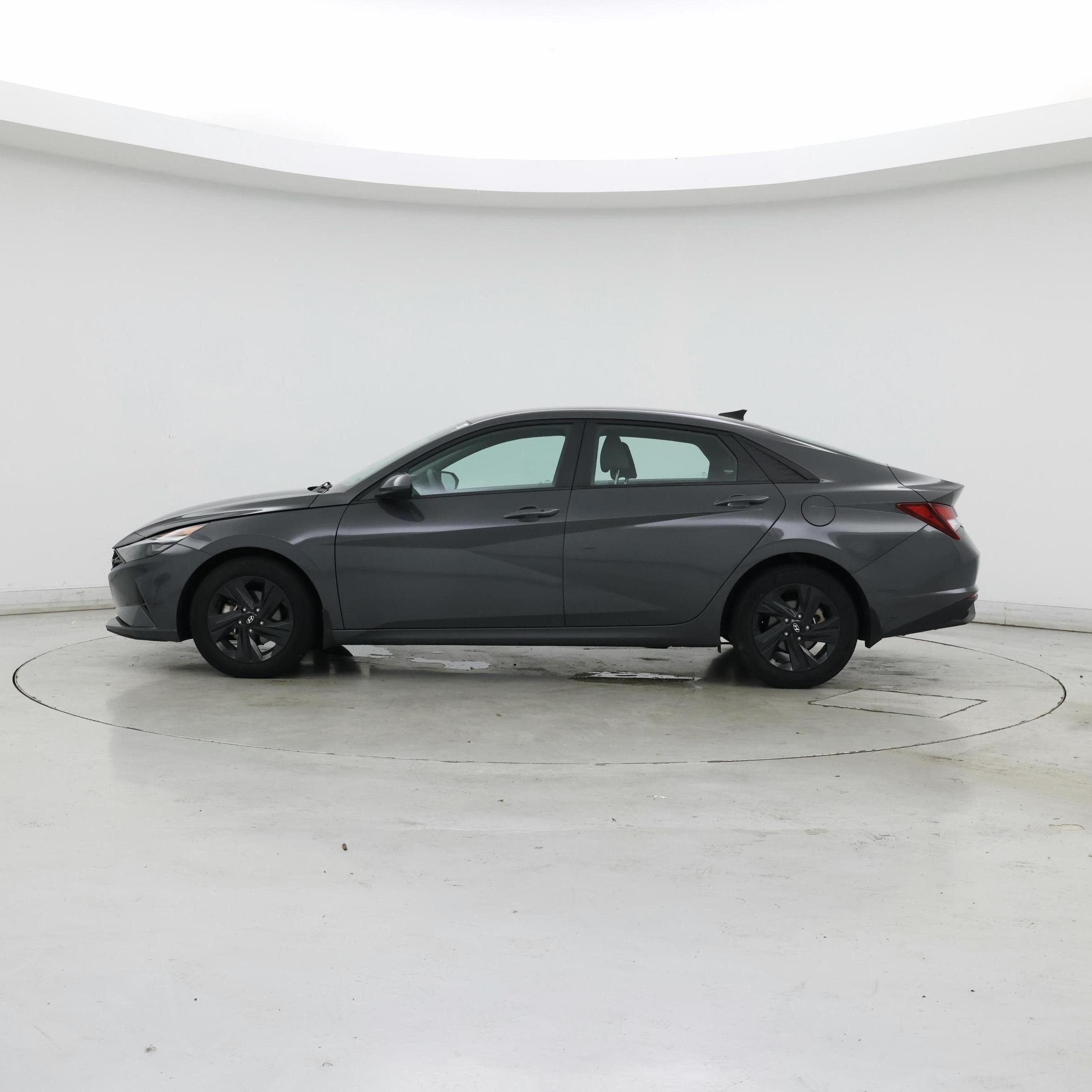 Thumbnail: 2023 Hyundai Elantra - 3