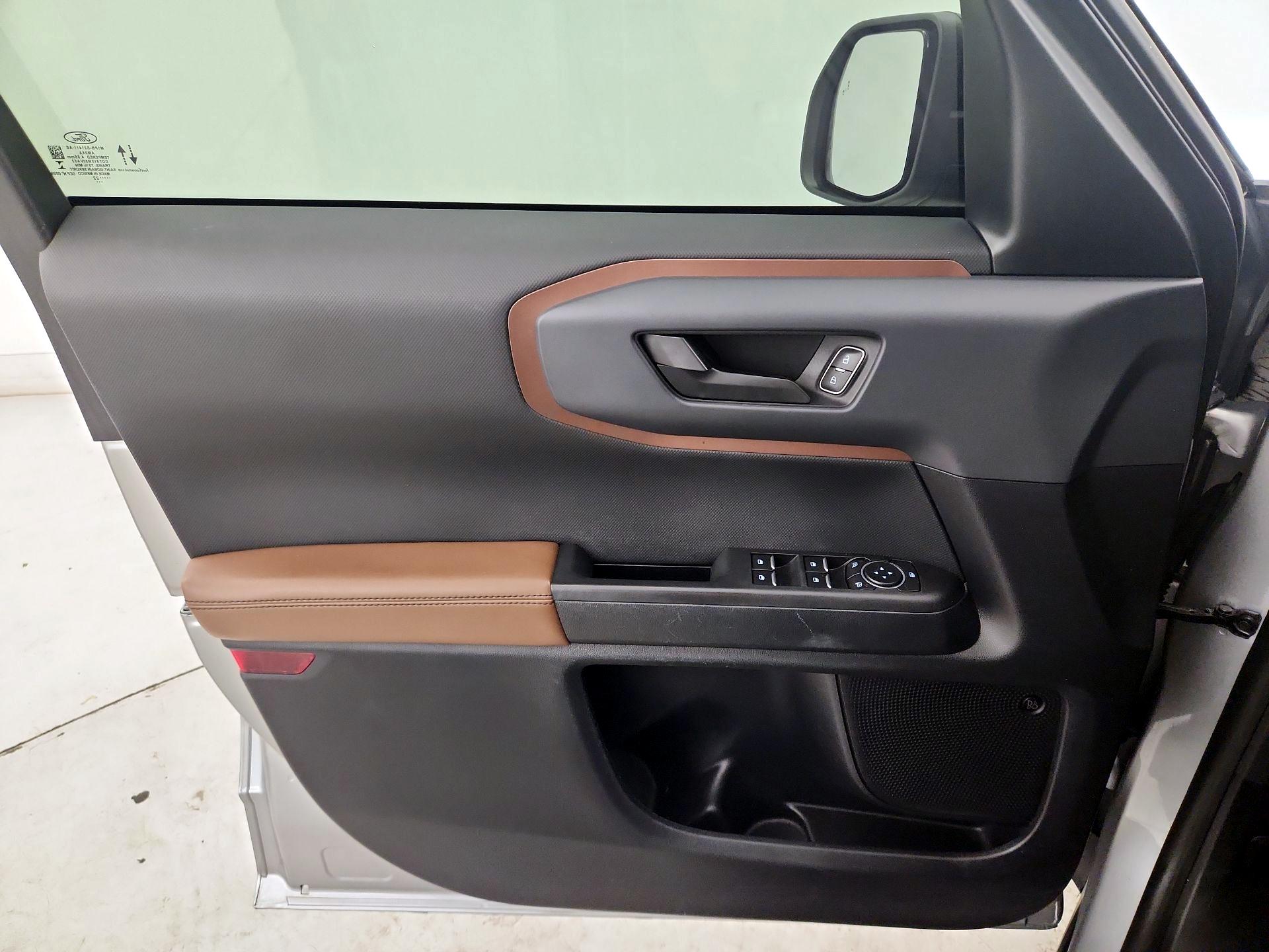 Thumbnail: 2022 Ford Bronco Sport - 12