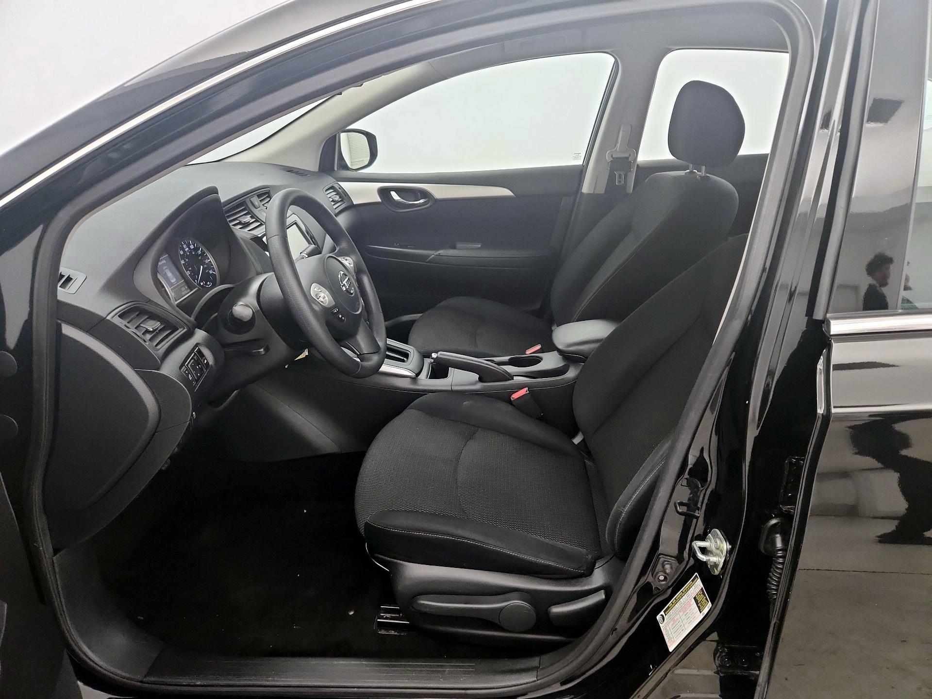 Thumbnail: 2019 Nissan Sentra - 11