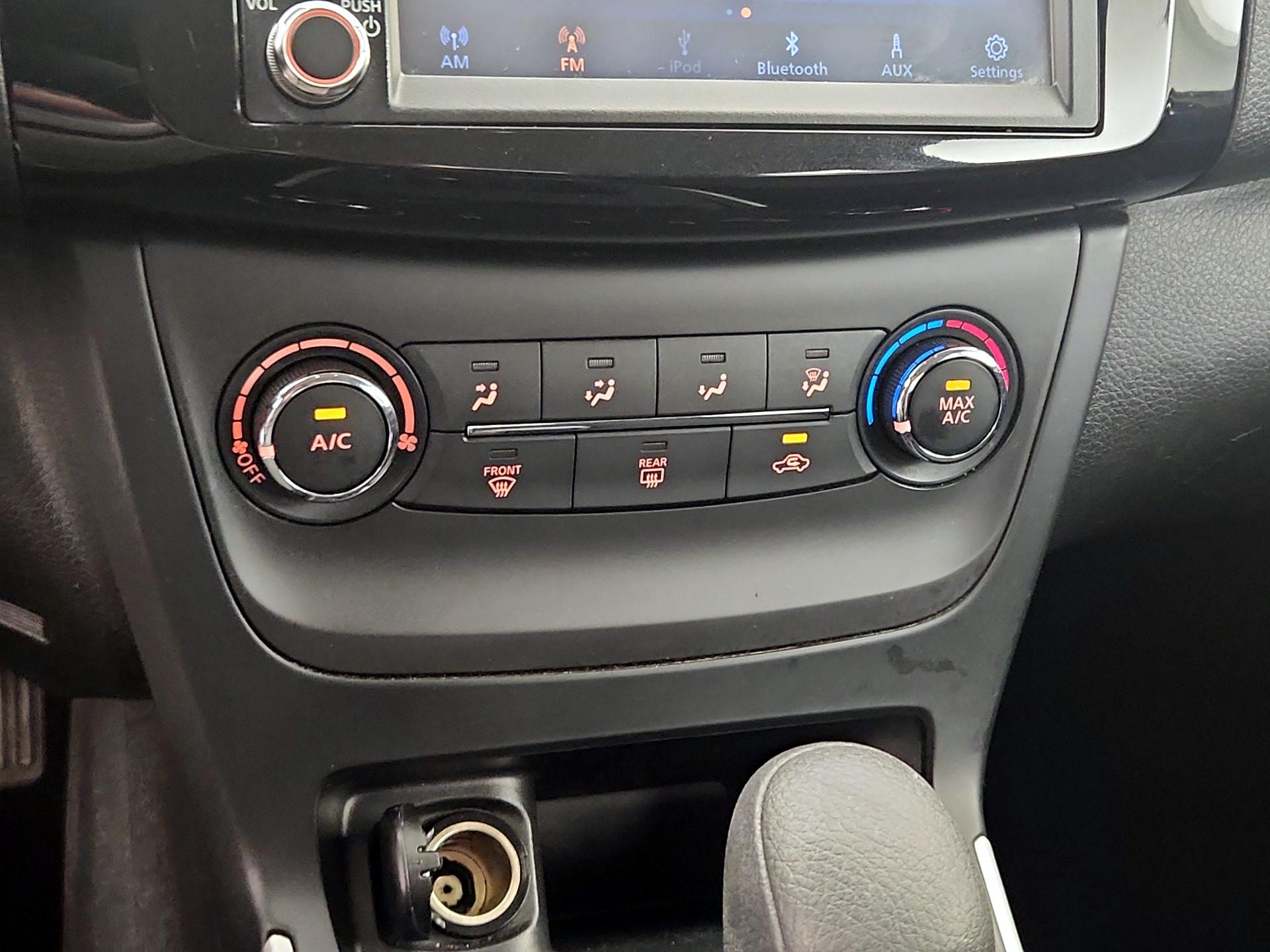 Thumbnail: 2019 Nissan Sentra - 16