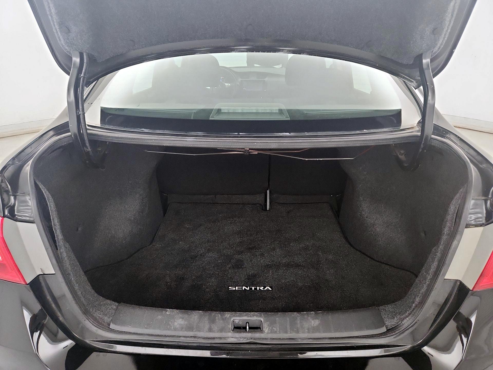 Thumbnail: 2019 Nissan Sentra - 20