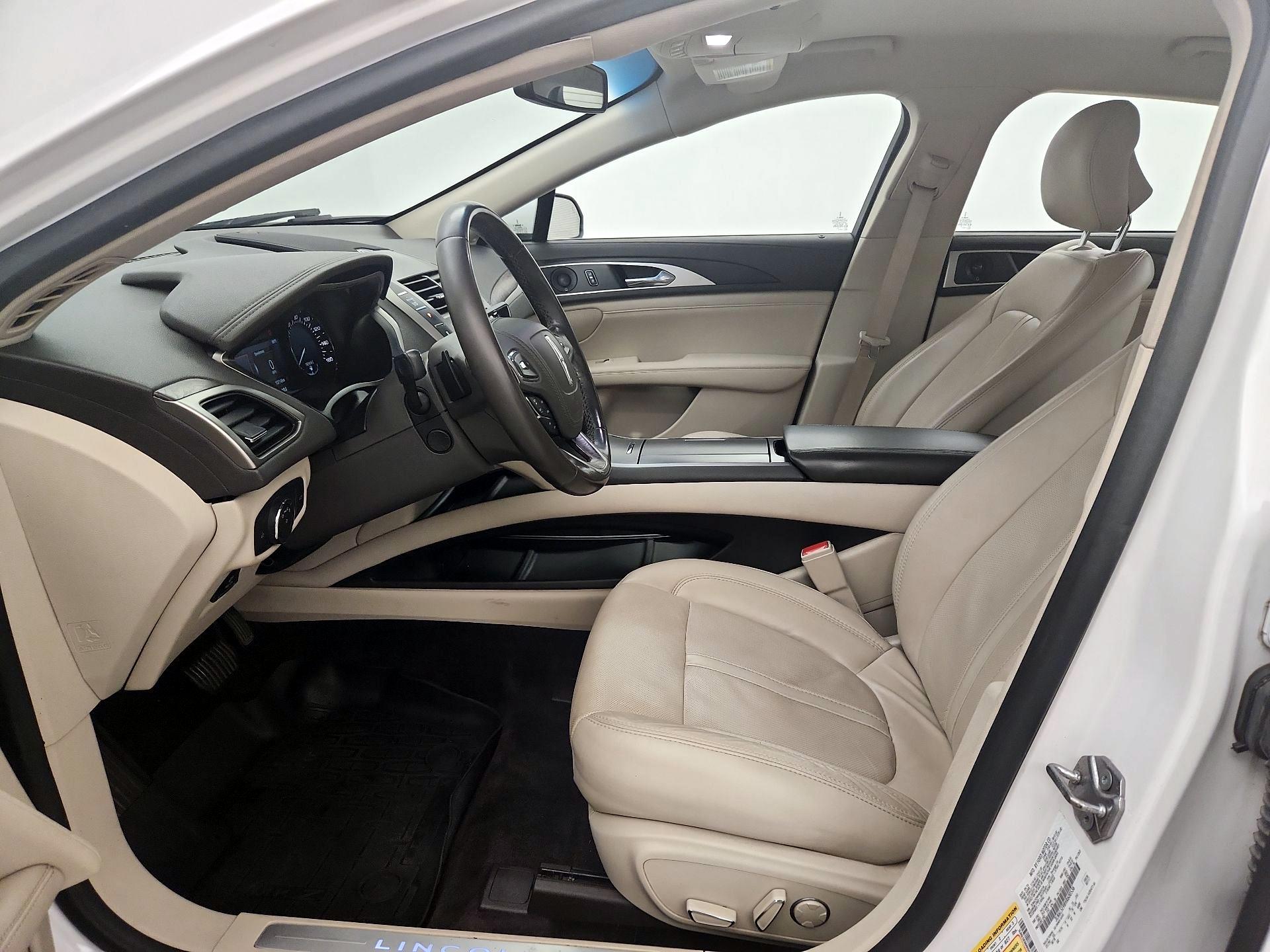 Thumbnail: 2017 Lincoln MKZ - 11