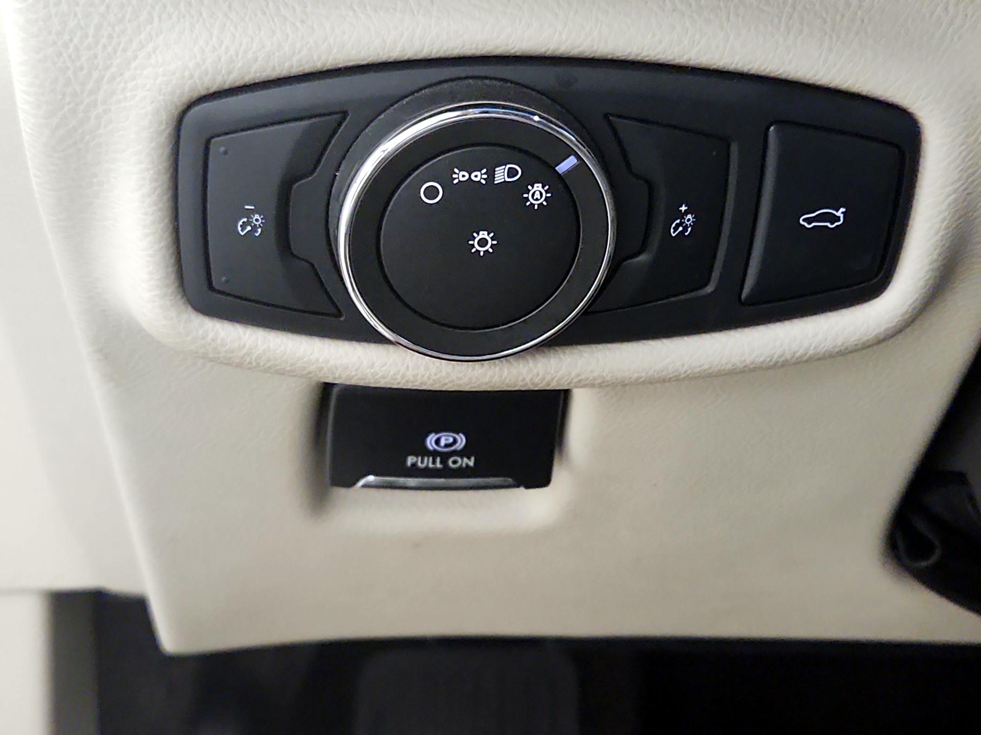 Thumbnail: 2017 Lincoln MKZ - 13