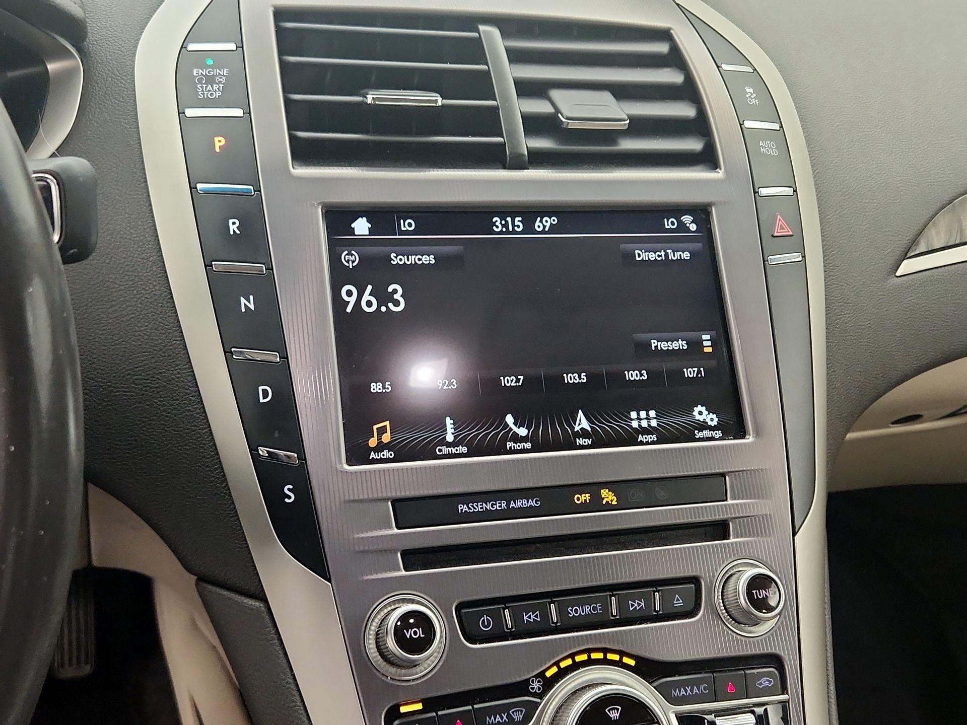 Thumbnail: 2017 Lincoln MKZ - 16