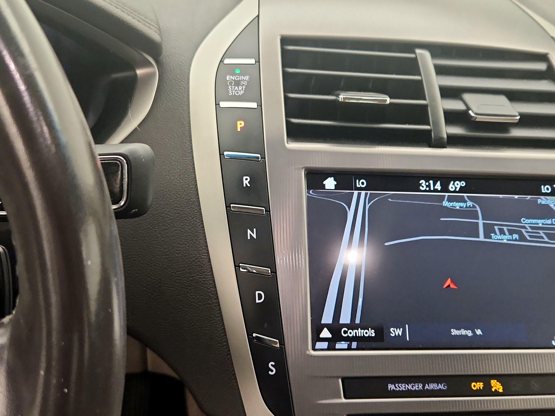 Thumbnail: 2017 Lincoln MKZ - 18