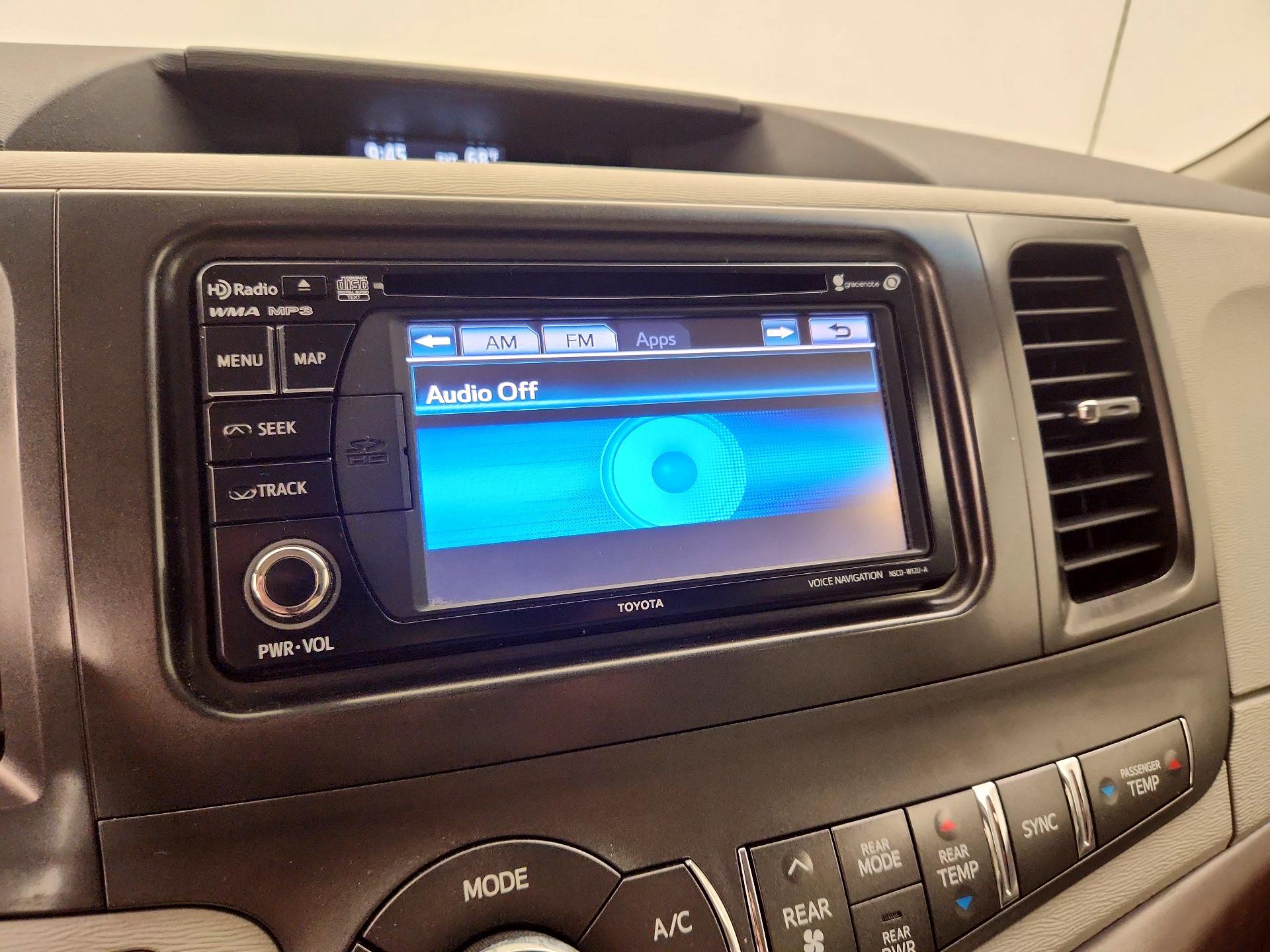 Thumbnail: 2014 Toyota Sienna - 16