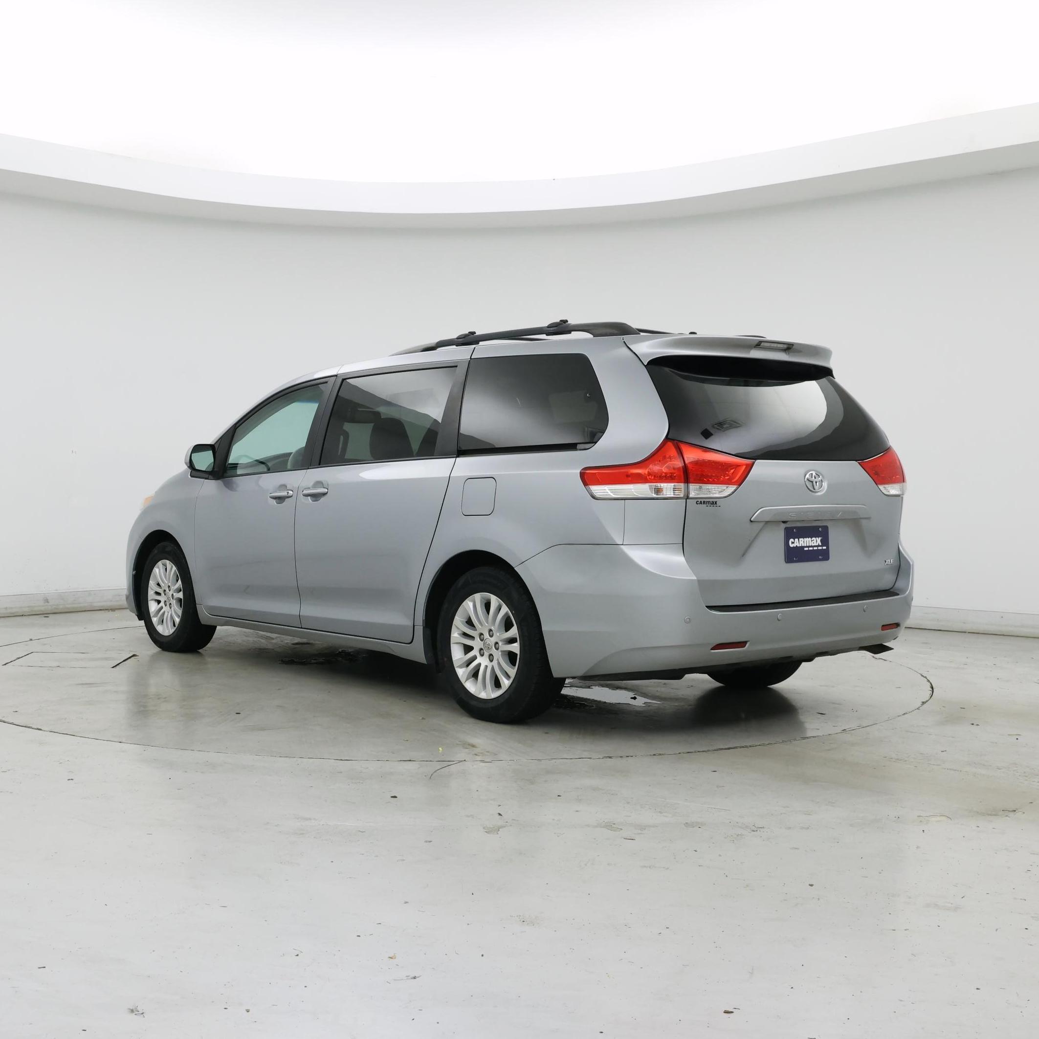 Thumbnail: 2014 Toyota Sienna - 2