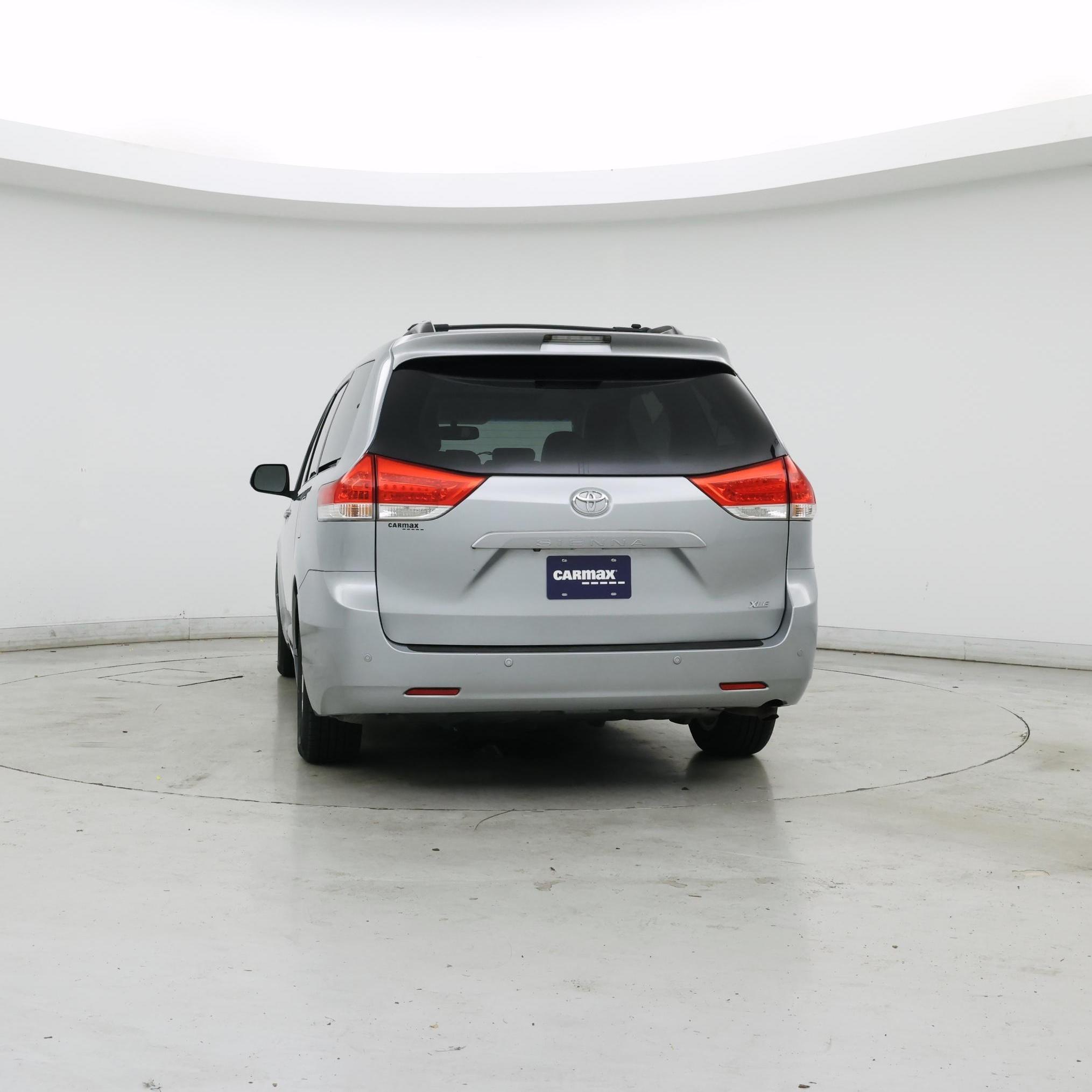 Thumbnail: 2014 Toyota Sienna - 6