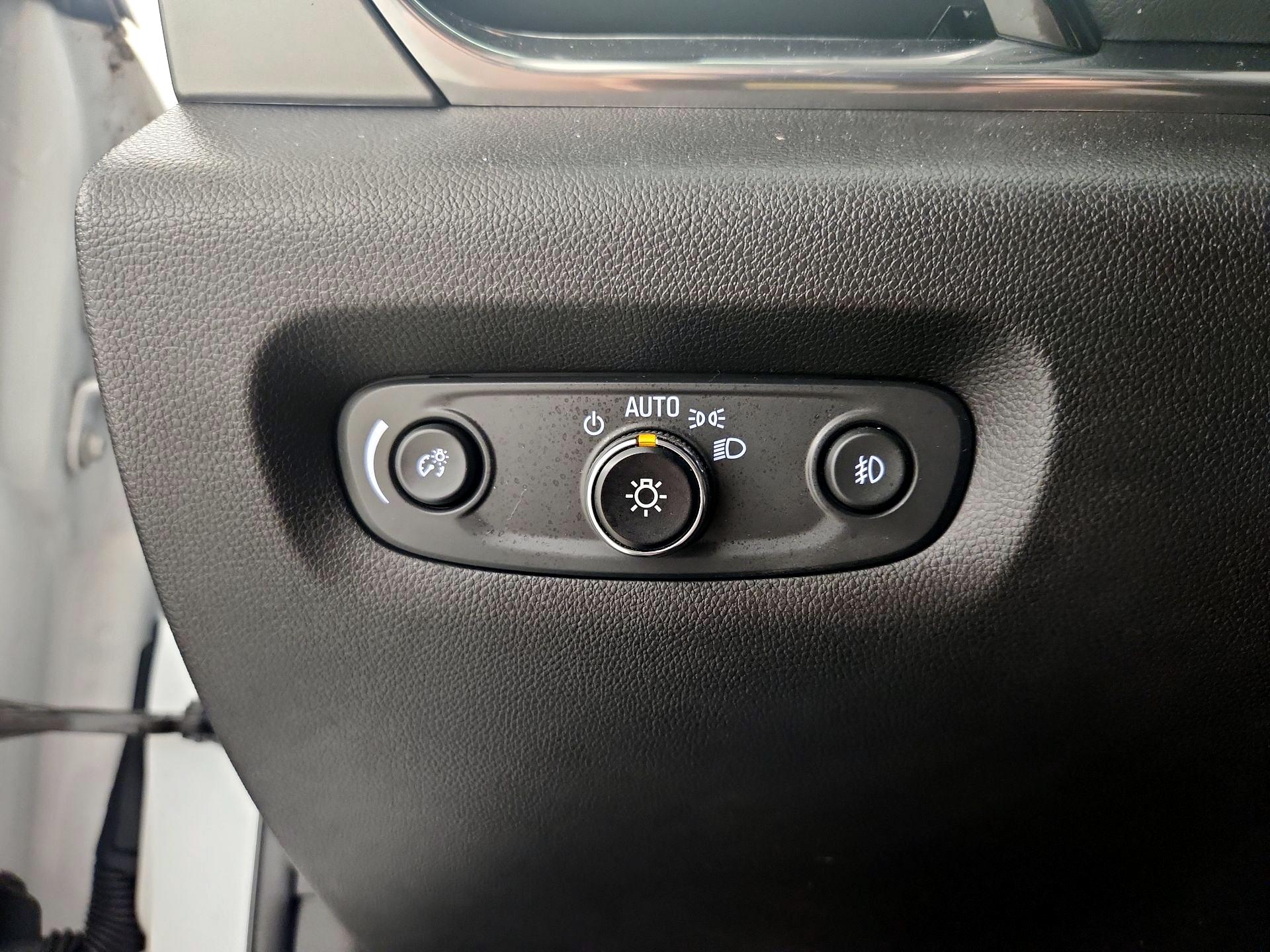 Thumbnail: 2021 Chevrolet Traverse - 13