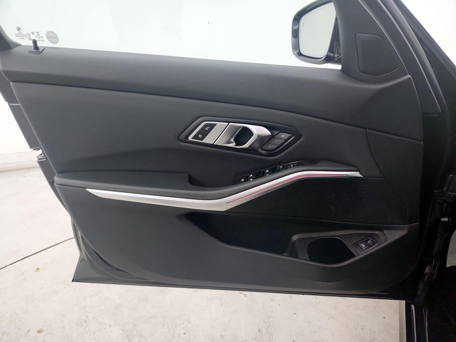 Thumbnail: 2019 BMW 3 Series - 12