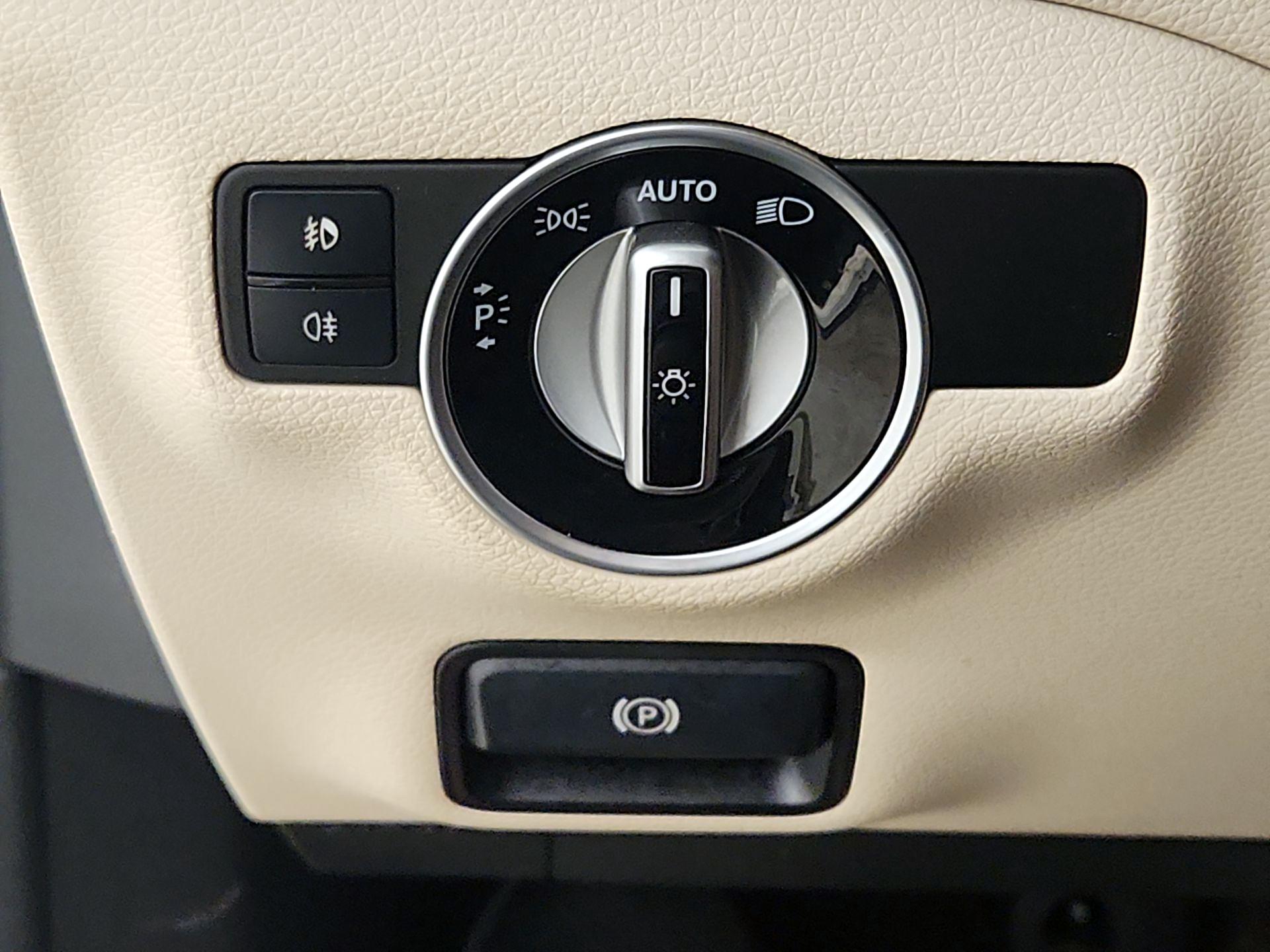 Thumbnail: 2015 Mercedes-Benz GLA - 13
