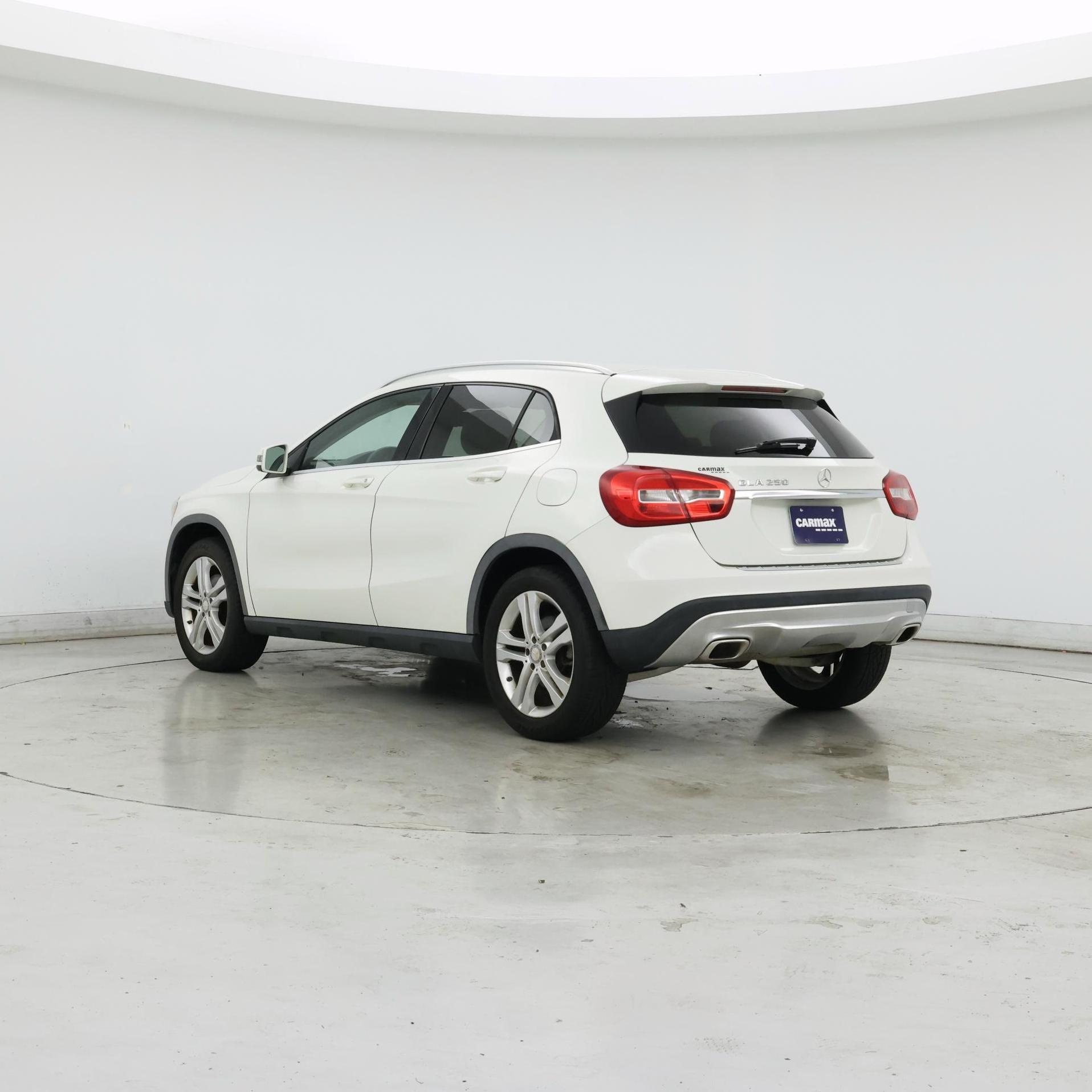 Thumbnail: 2015 Mercedes-Benz GLA - 2