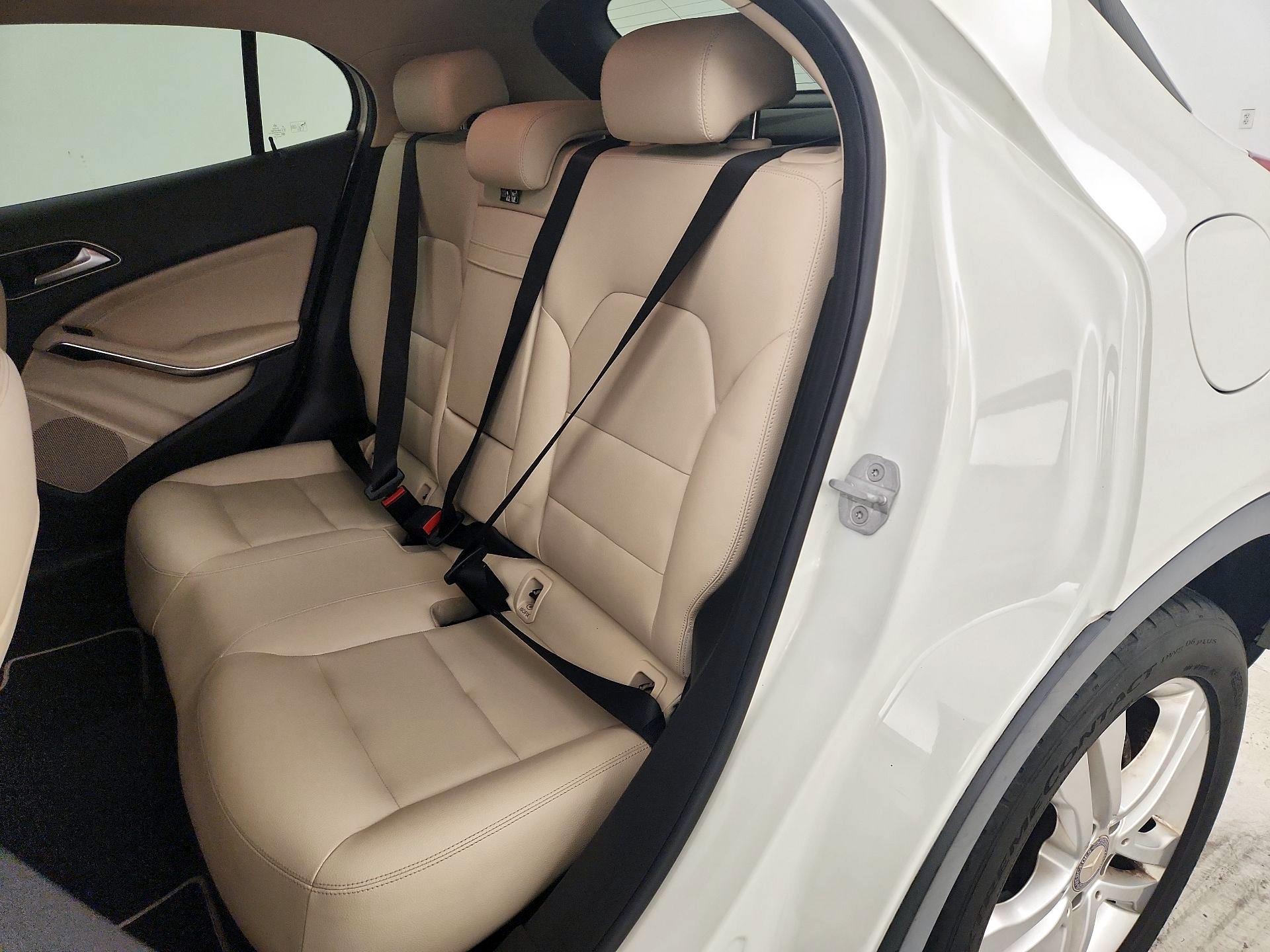 Thumbnail: 2015 Mercedes-Benz GLA - 20