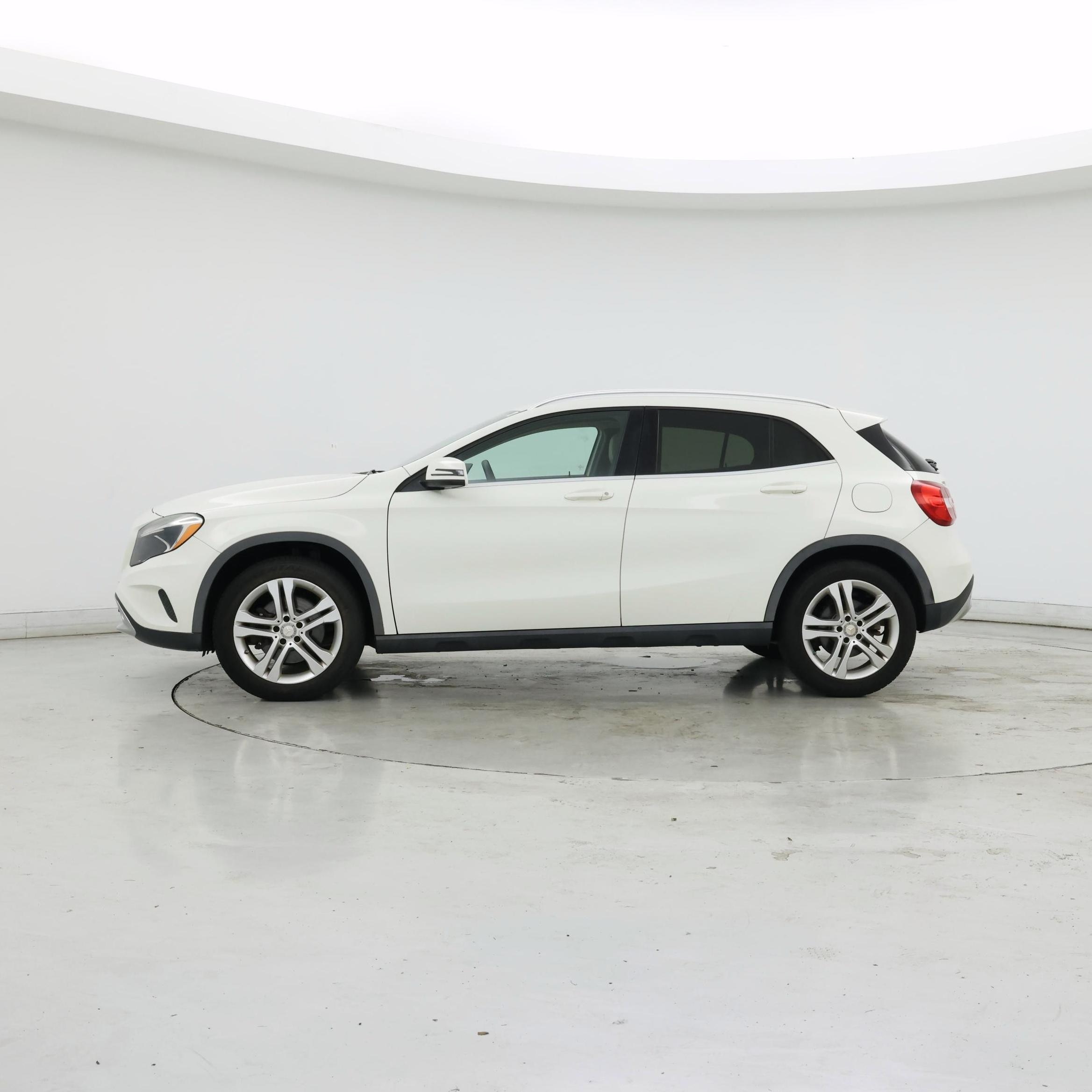 Thumbnail: 2015 Mercedes-Benz GLA - 3