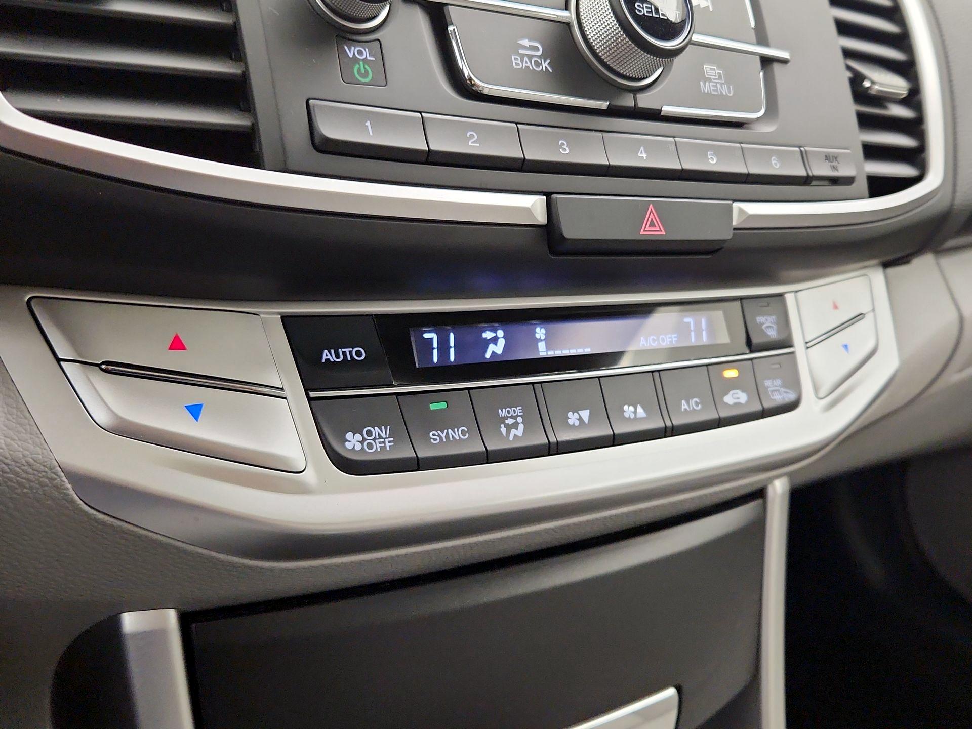 Thumbnail: 2015 Honda Accord - 16