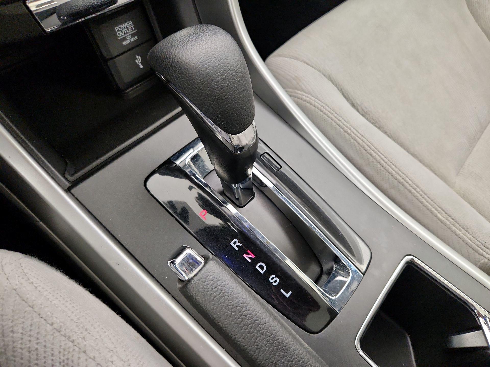 Thumbnail: 2015 Honda Accord - 17