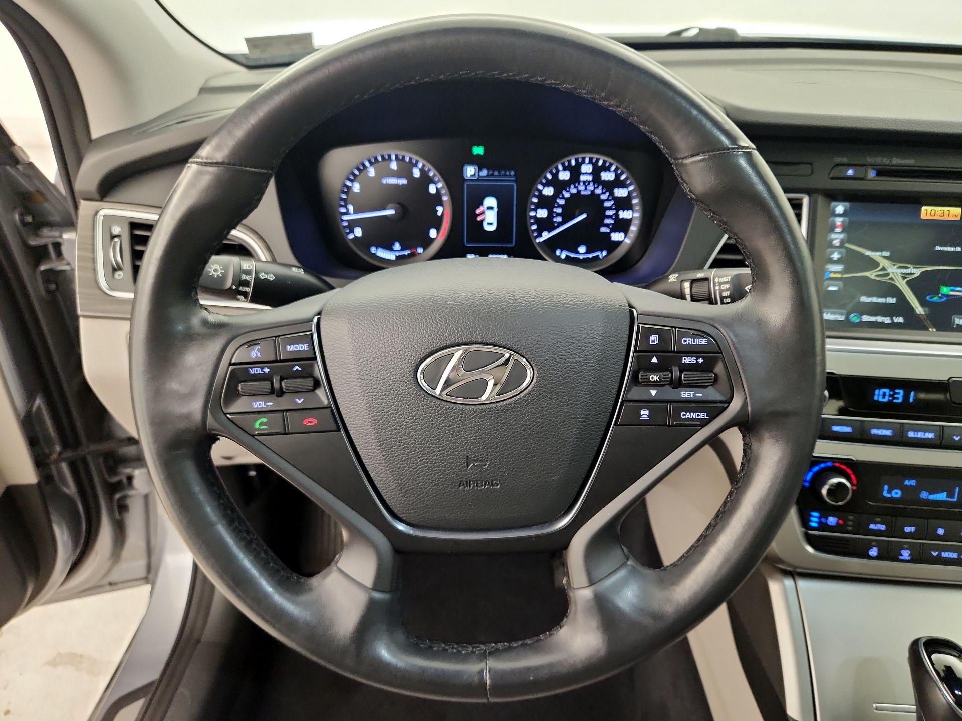 Thumbnail: 2015 Hyundai Sonata - 10