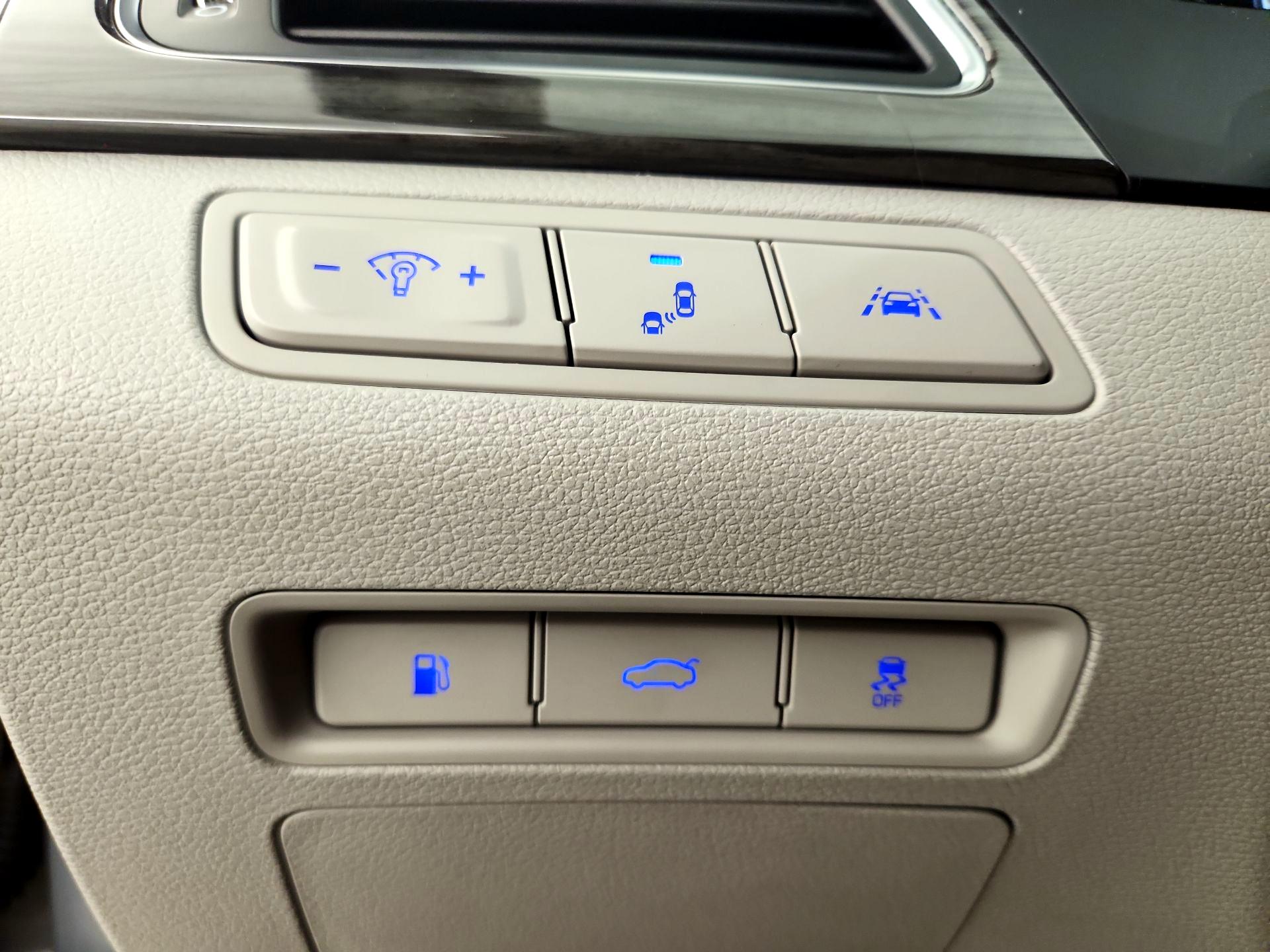 Thumbnail: 2015 Hyundai Sonata - 13
