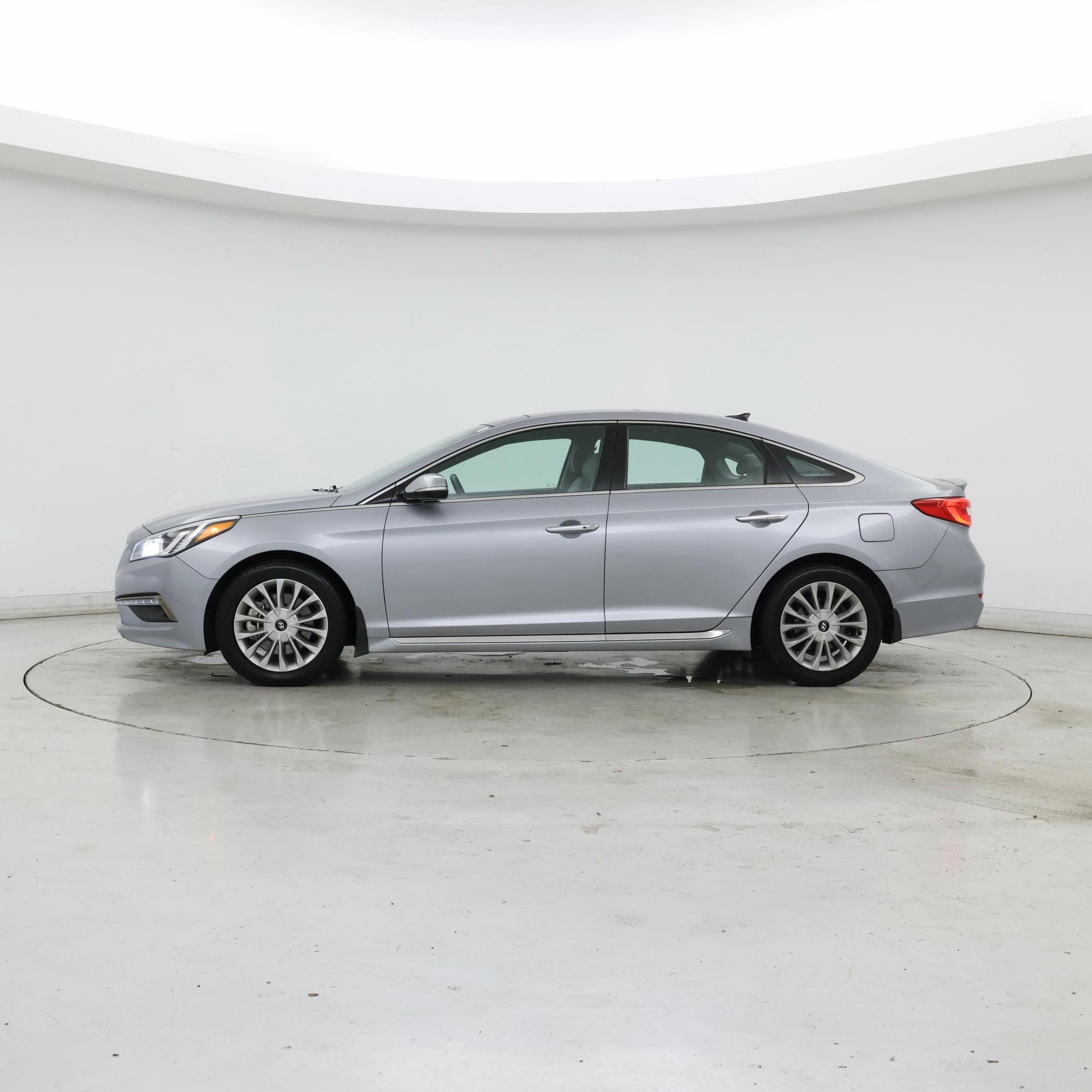 Thumbnail: 2015 Hyundai Sonata - 3