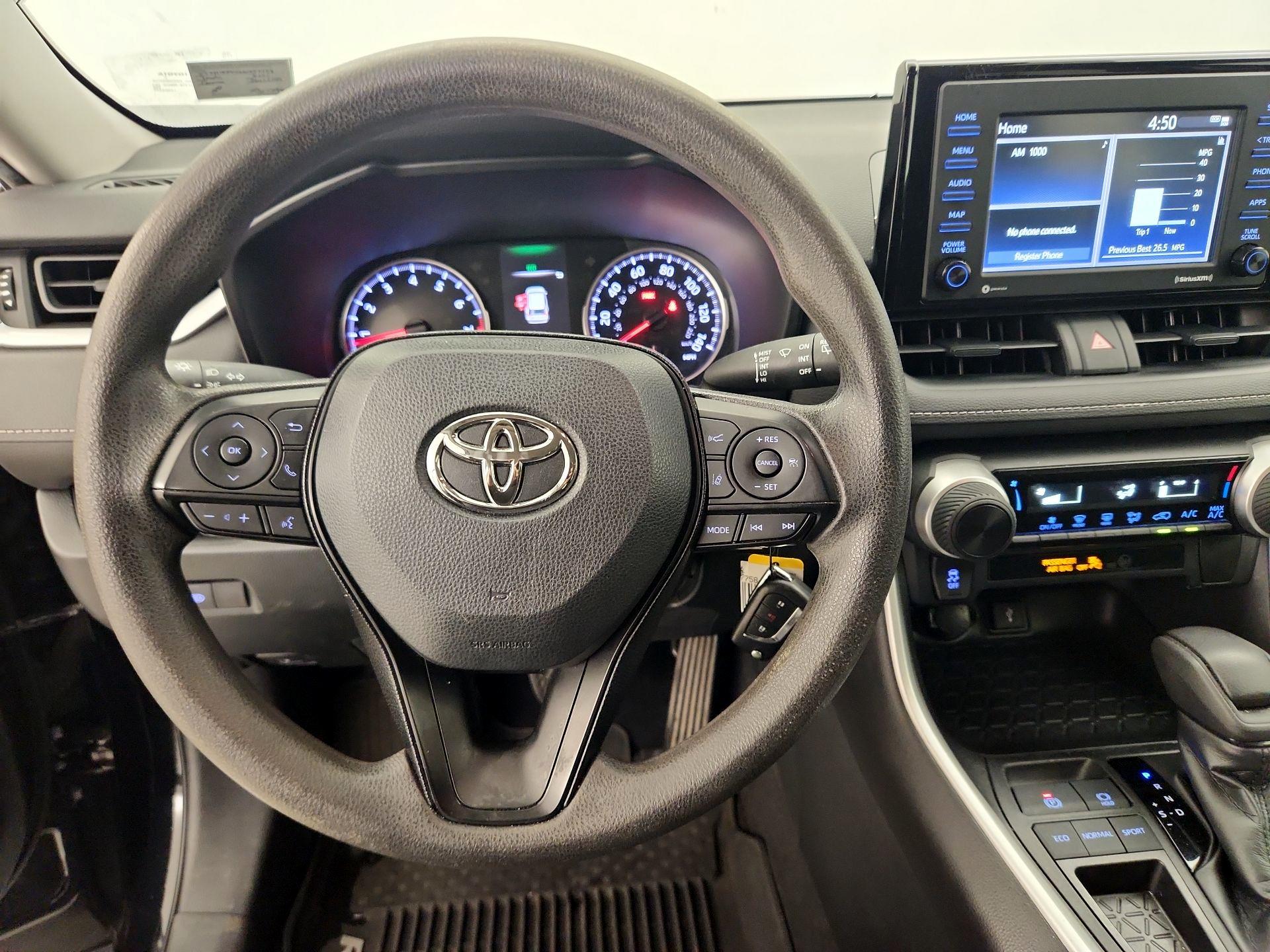 Thumbnail: 2020 Toyota RAV4 - 10
