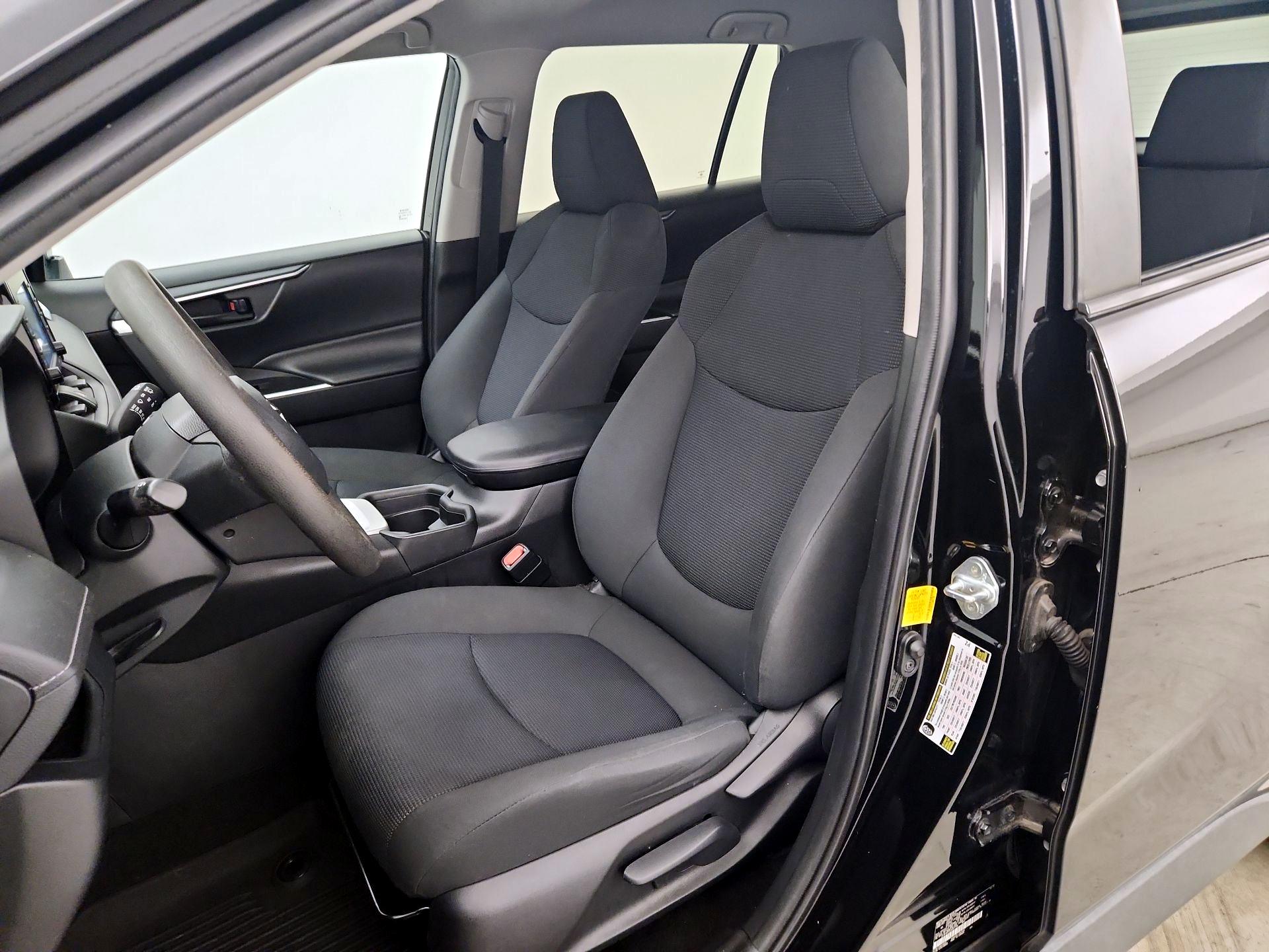 Thumbnail: 2020 Toyota RAV4 - 11