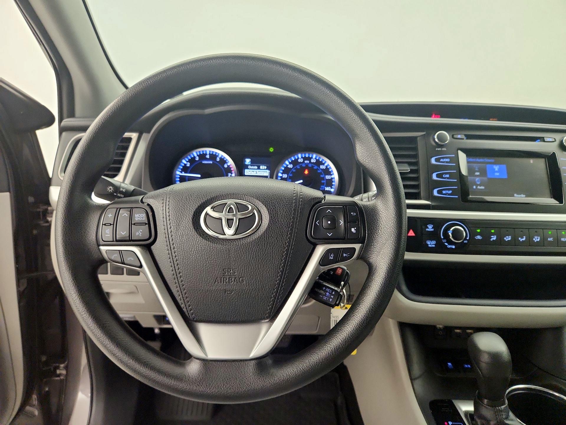 Thumbnail: 2019 Toyota Highlander - 10