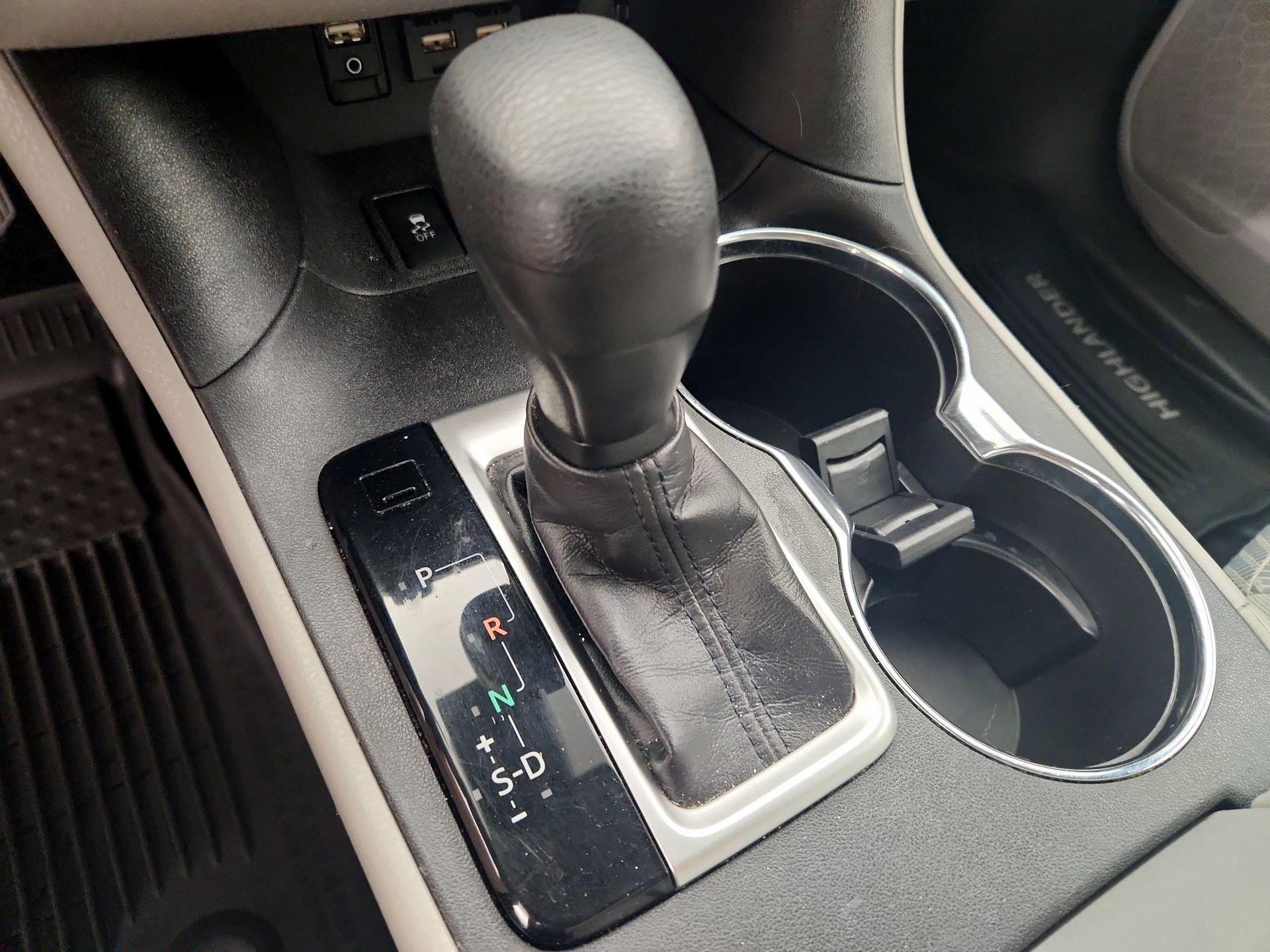 Thumbnail: 2019 Toyota Highlander - 16