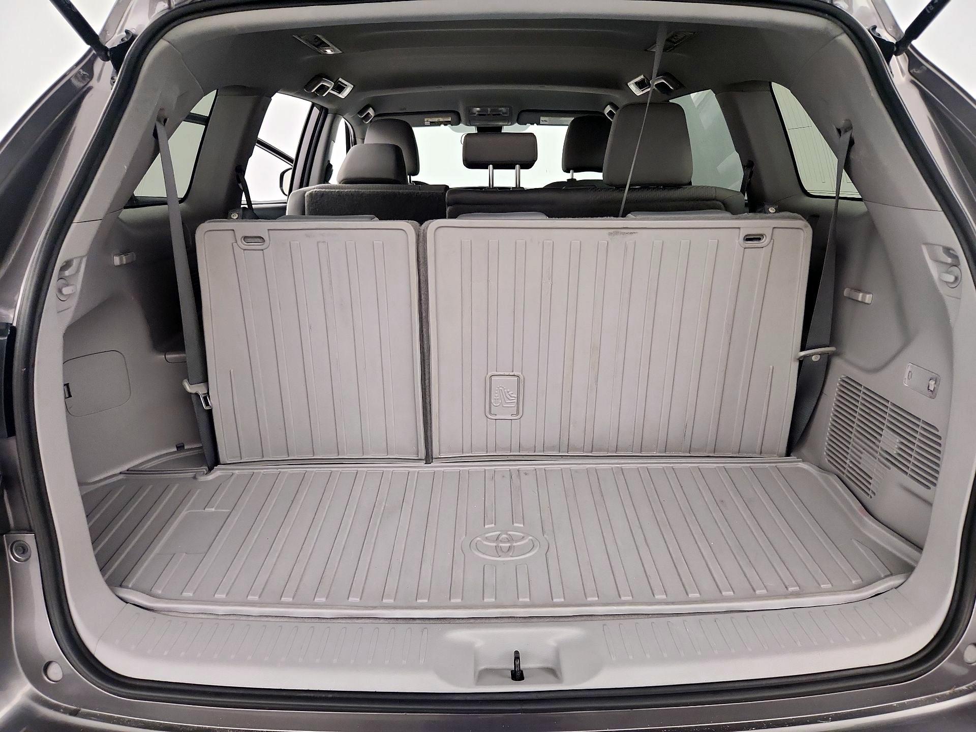Thumbnail: 2019 Toyota Highlander - 20