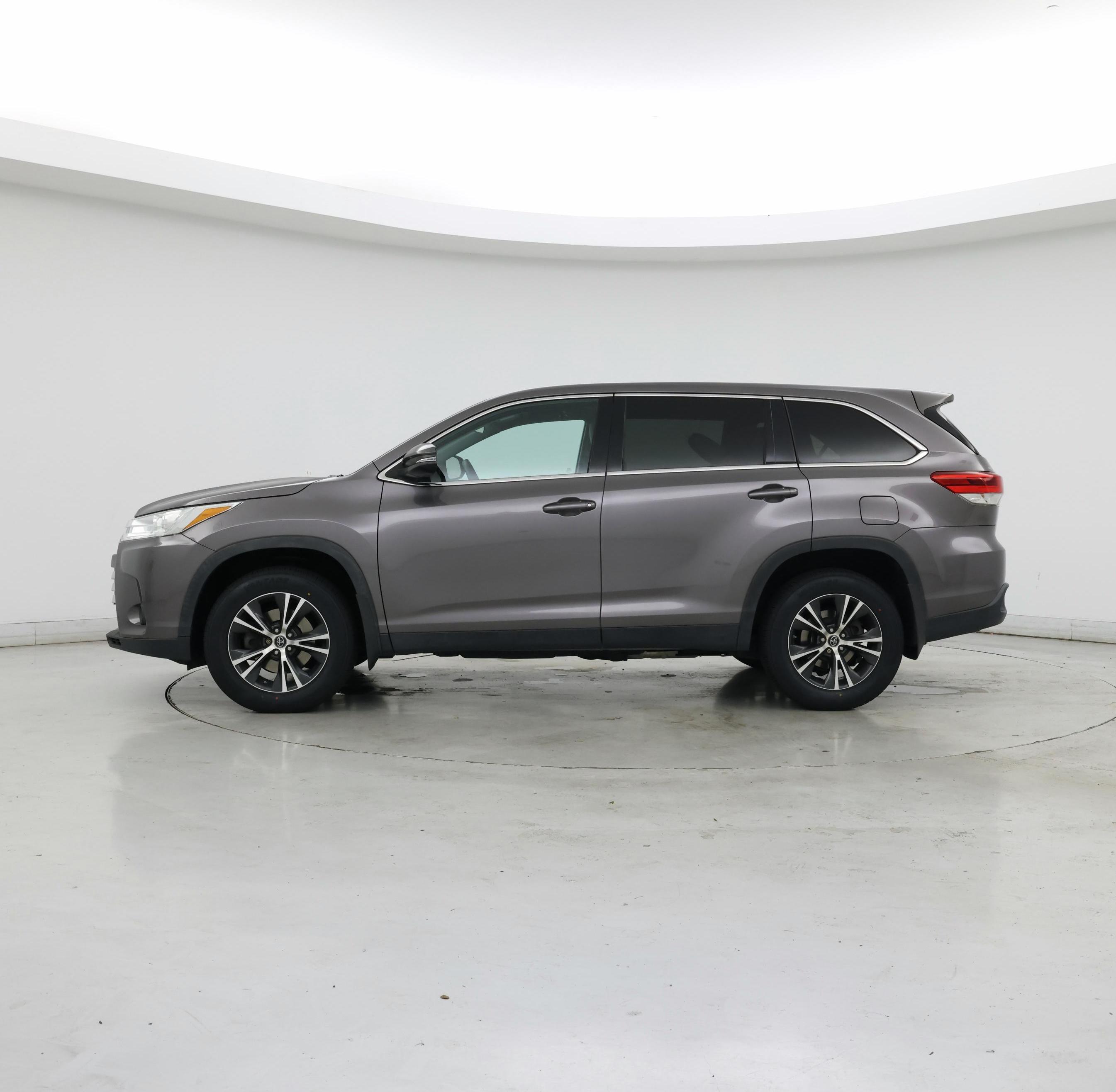 Thumbnail: 2019 Toyota Highlander - 3