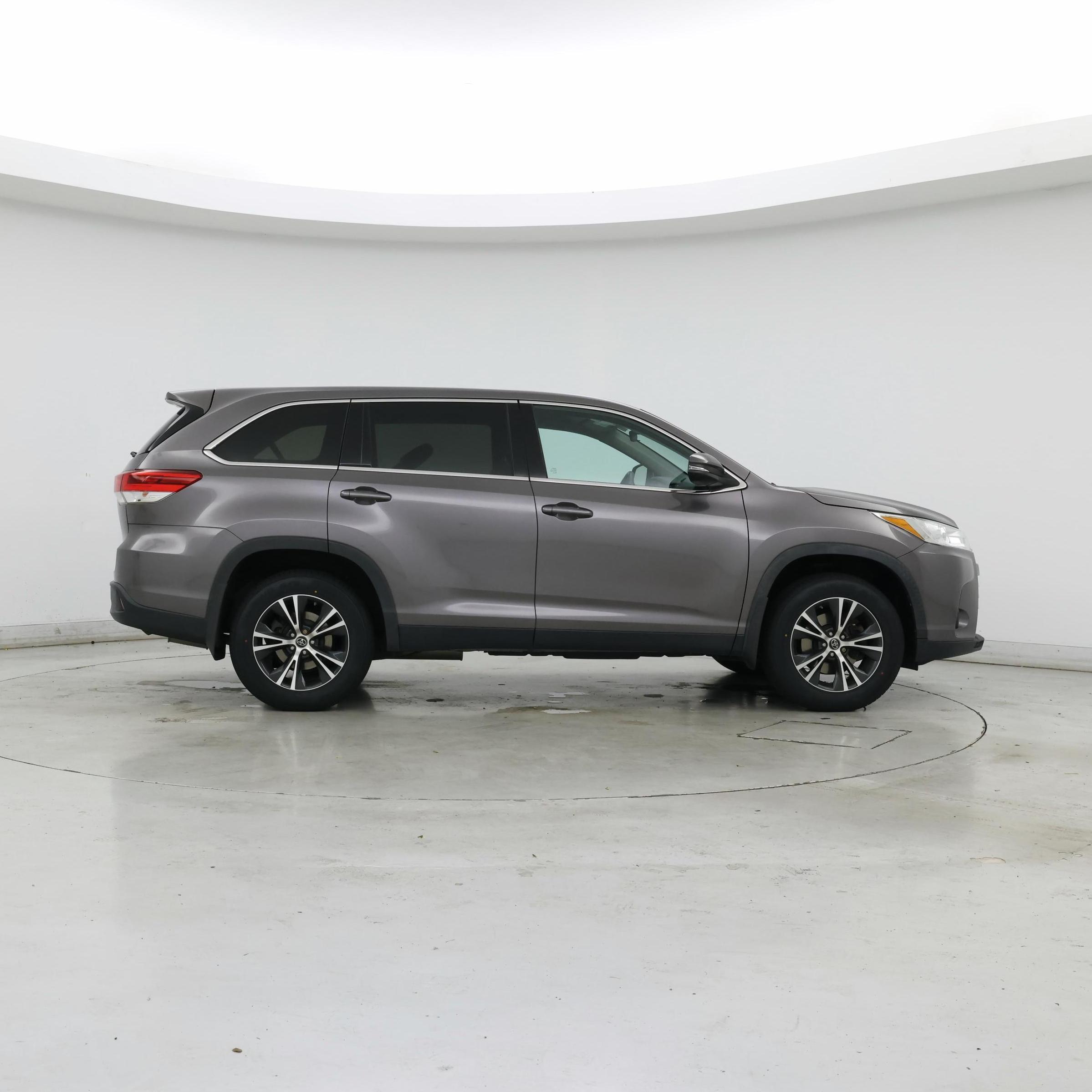 Thumbnail: 2019 Toyota Highlander - 7