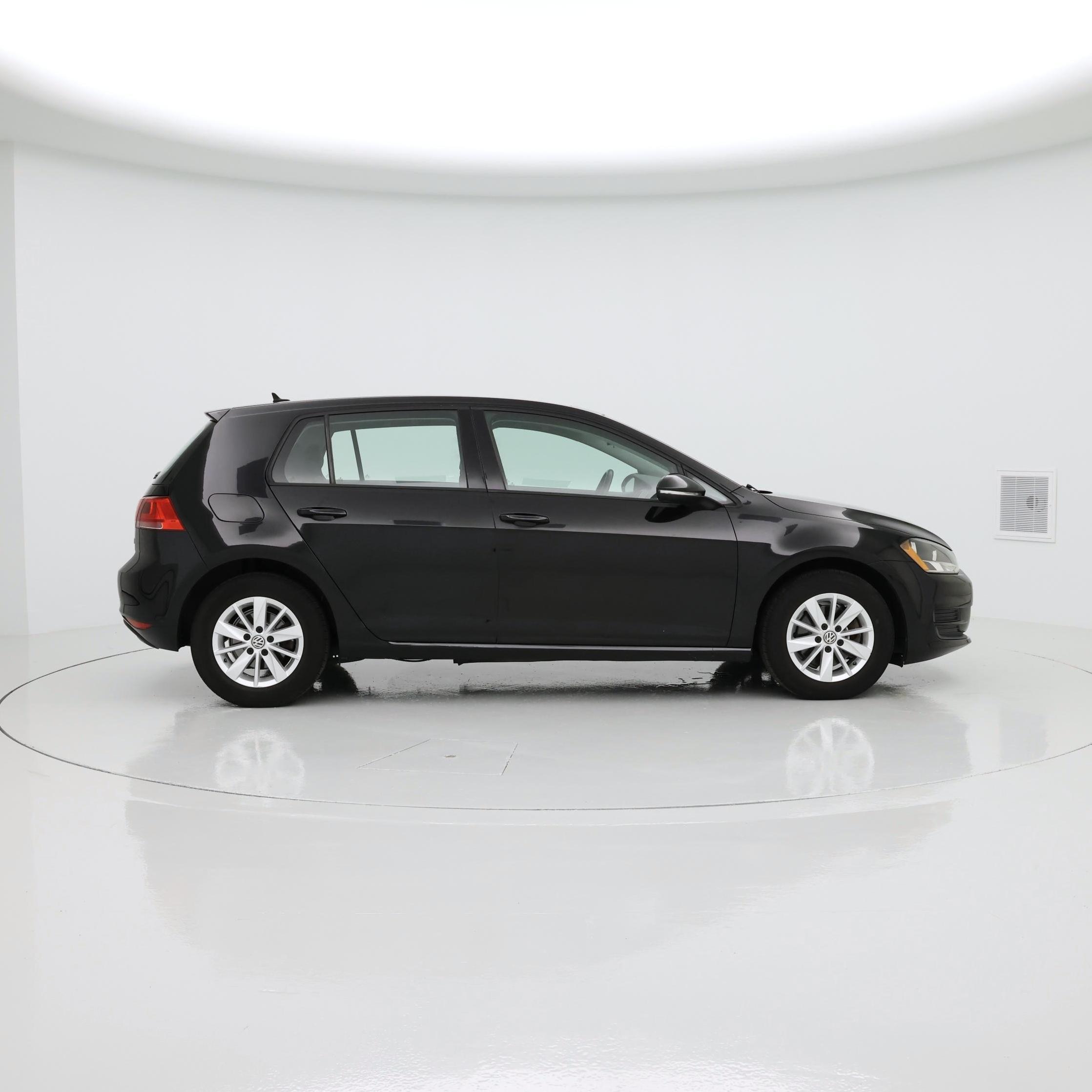 Thumbnail: 2016 Volkswagen Golf - 7