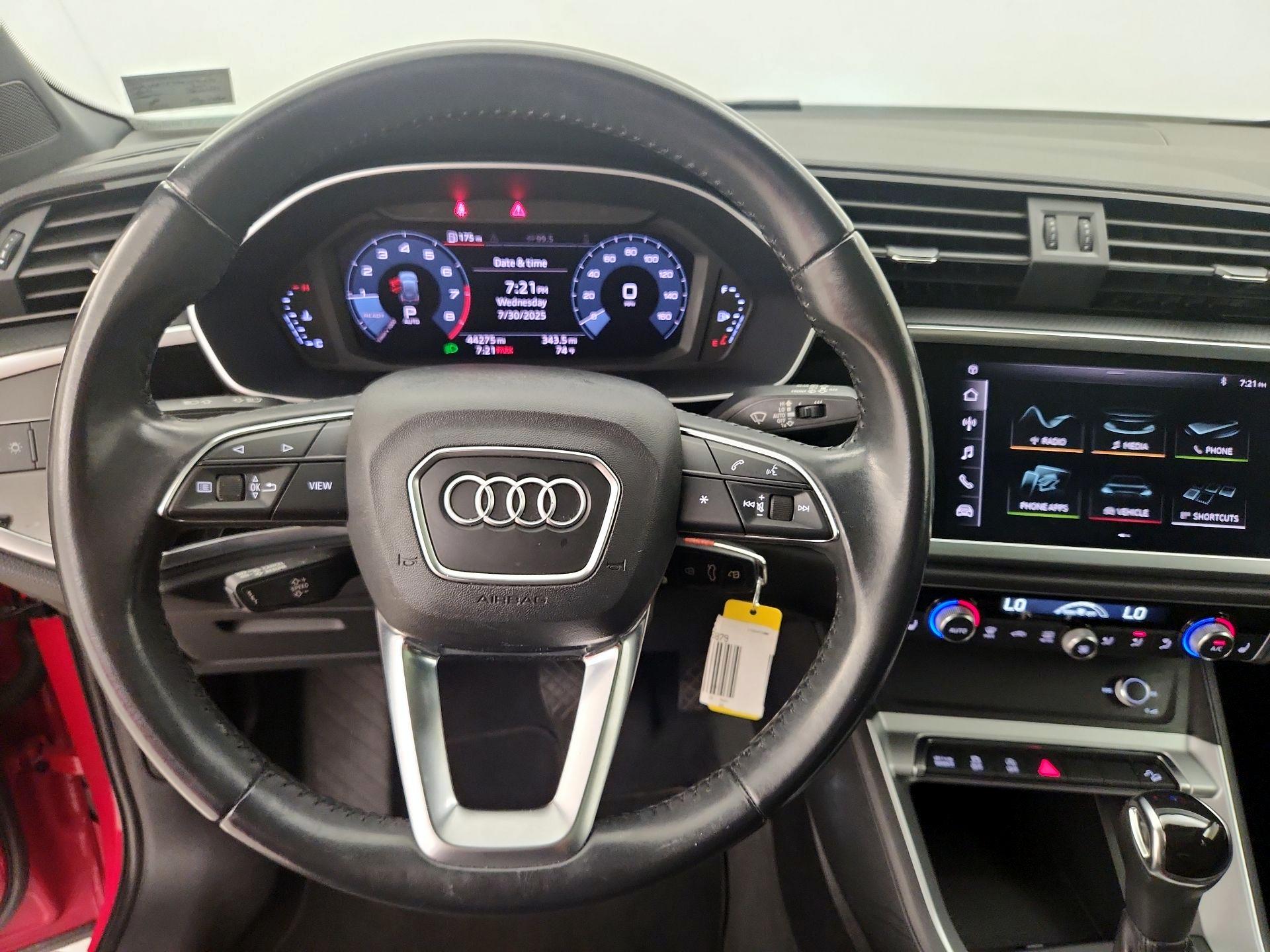 Thumbnail: 2019 Audi Q3 - 10