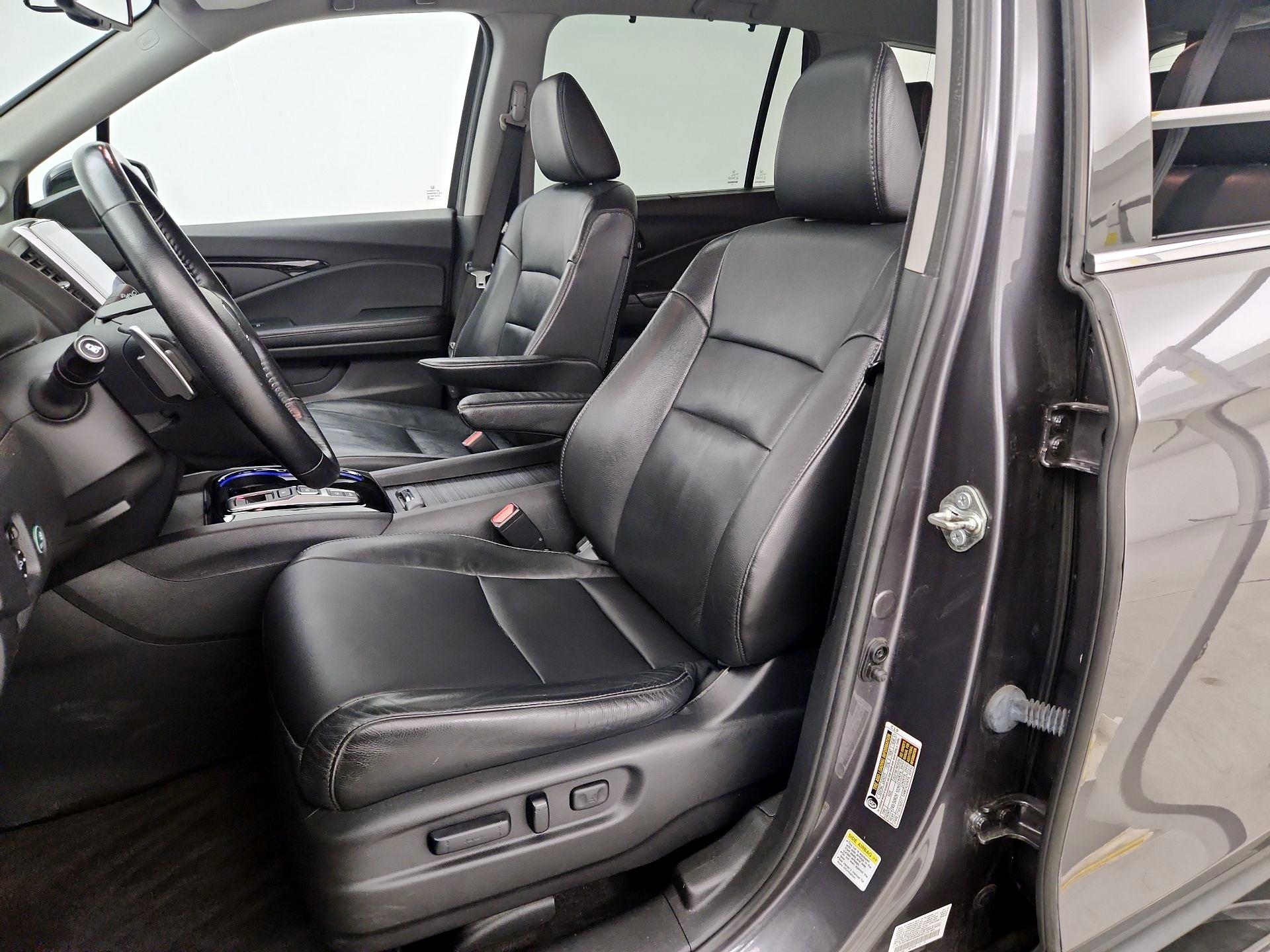 Thumbnail: 2016 Honda Pilot - 11