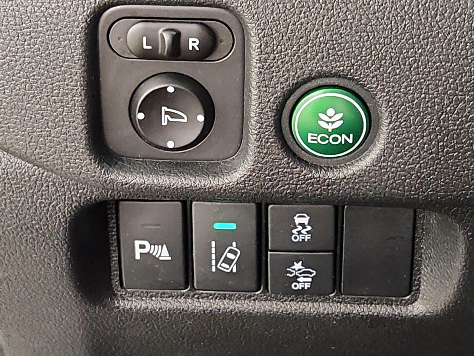 Thumbnail: 2016 Honda Pilot - 13