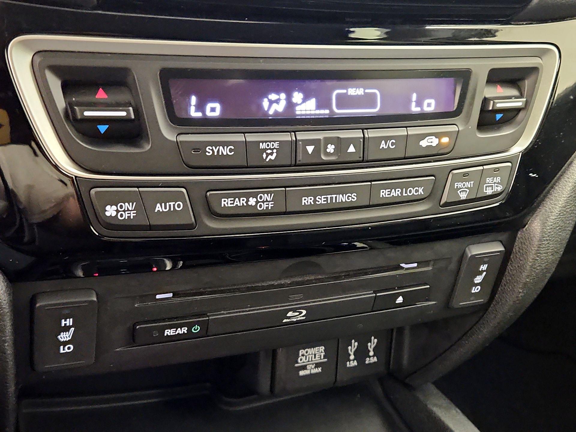 Thumbnail: 2016 Honda Pilot - 17