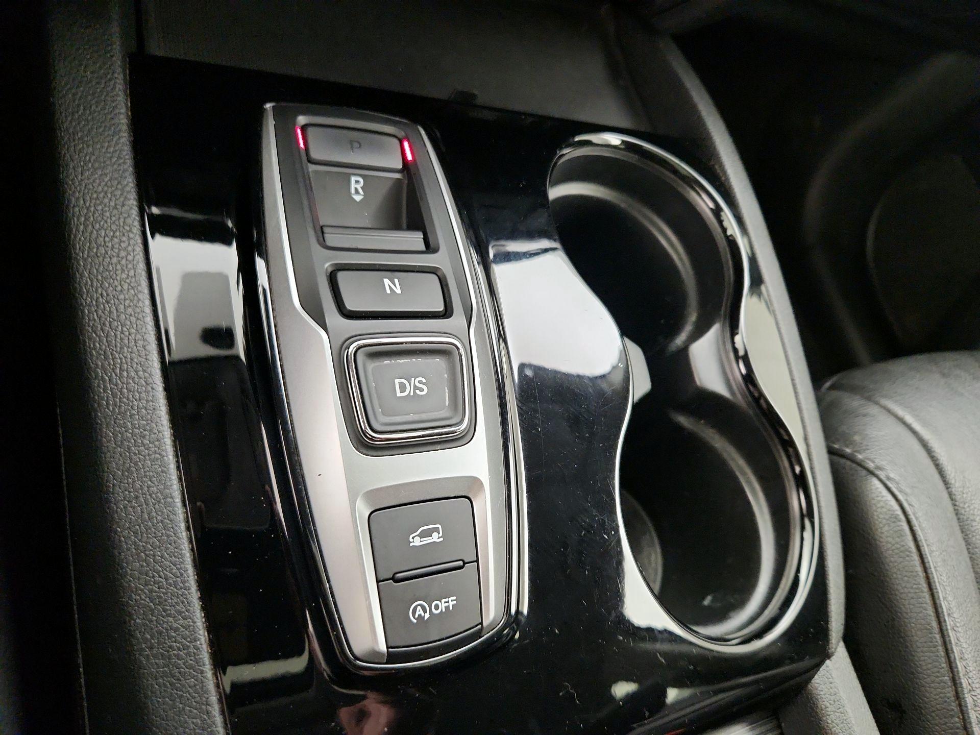 Thumbnail: 2016 Honda Pilot - 18