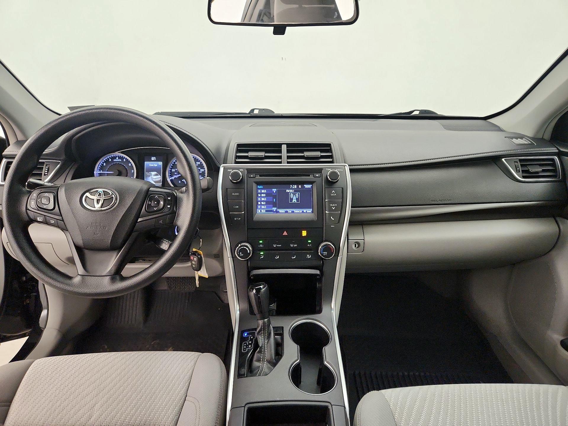 Thumbnail: 2016 Toyota Camry - 9