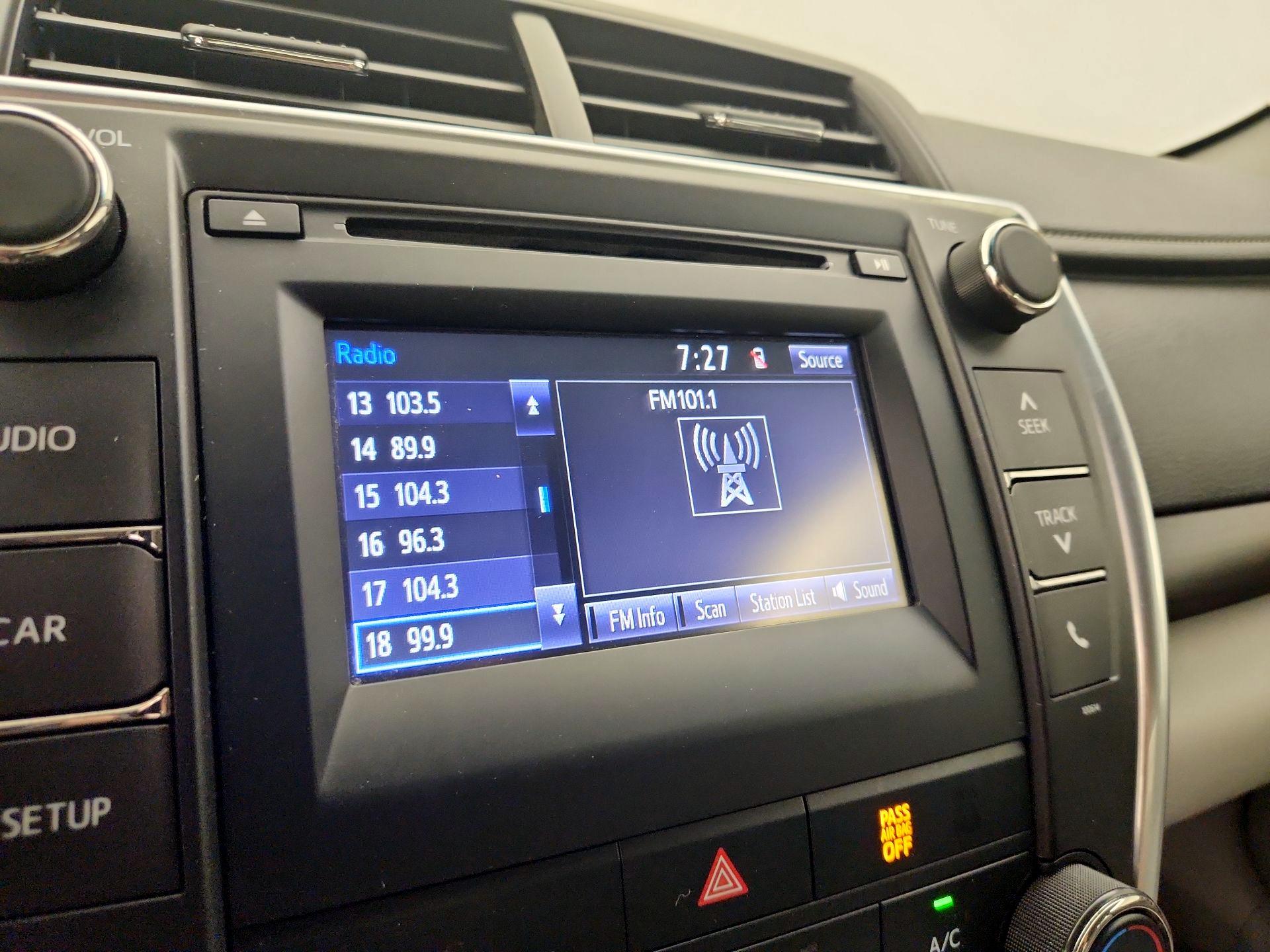 Thumbnail: 2016 Toyota Camry - 14