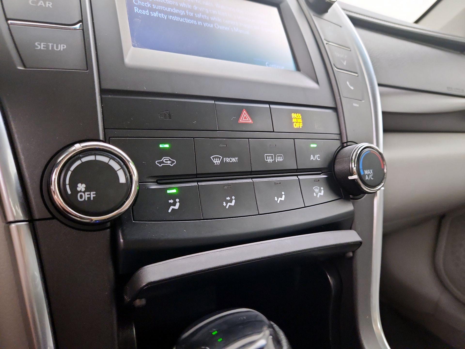 Thumbnail: 2016 Toyota Camry - 15