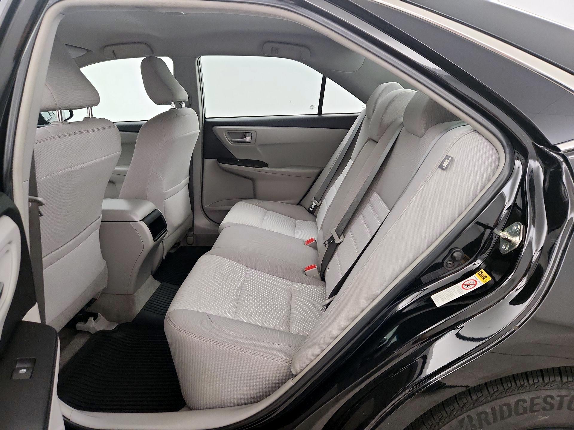 Thumbnail: 2016 Toyota Camry - 18