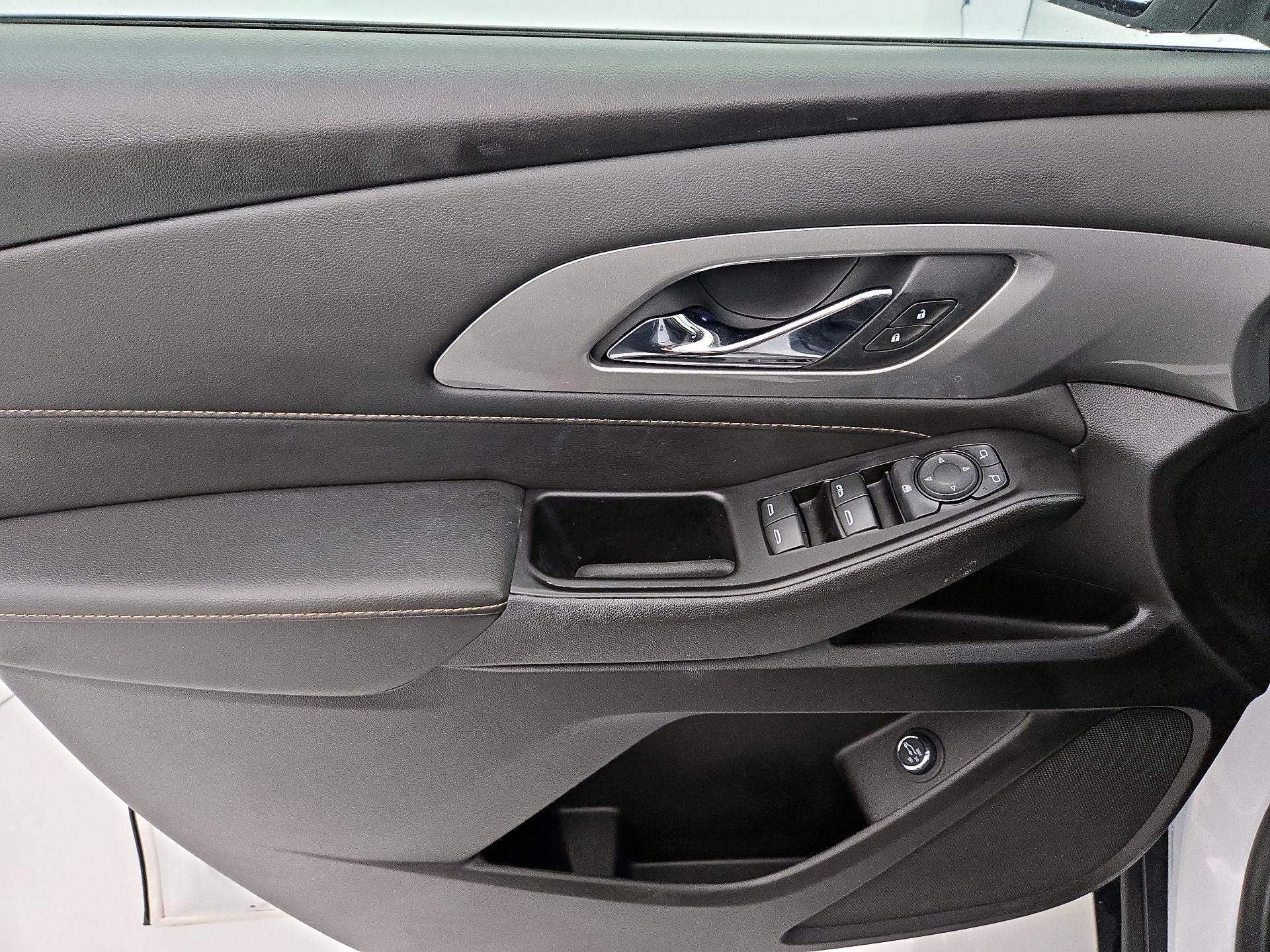 Thumbnail: 2020 Chevrolet Traverse - 12