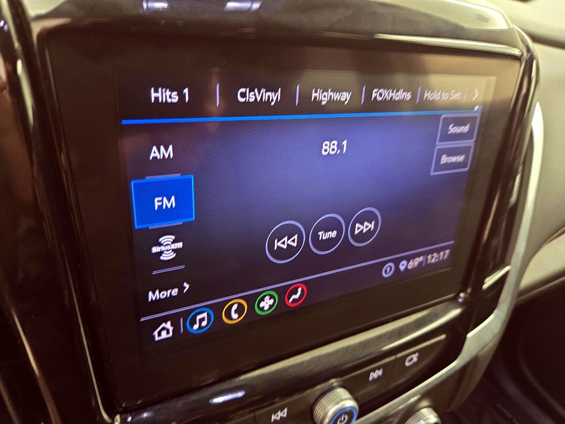 Thumbnail: 2020 Chevrolet Traverse - 15