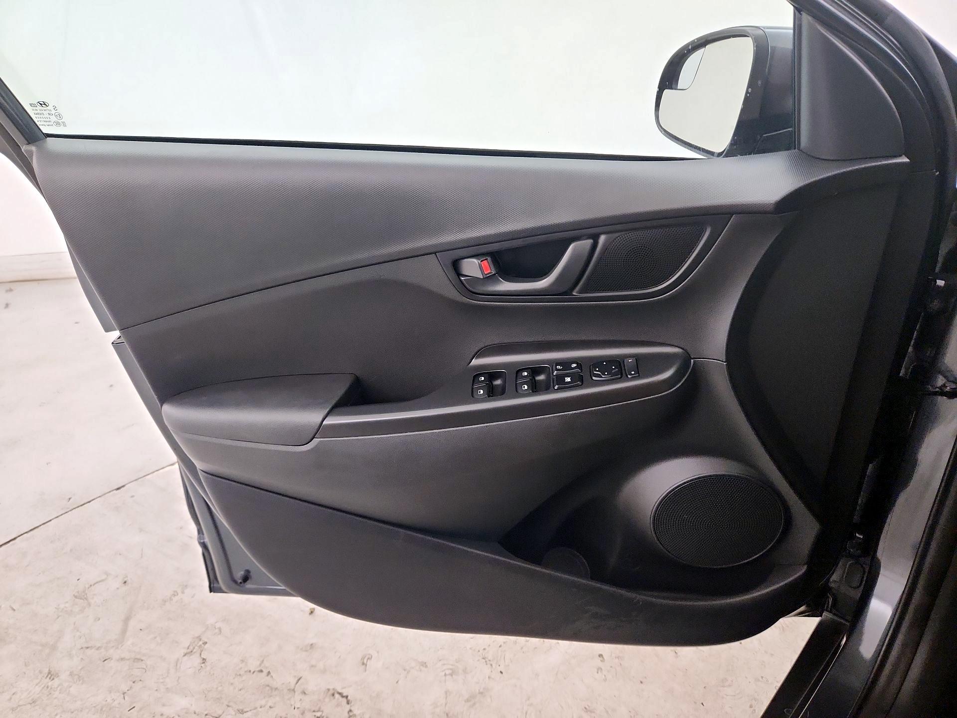 Thumbnail: 2020 Hyundai Kona - 12