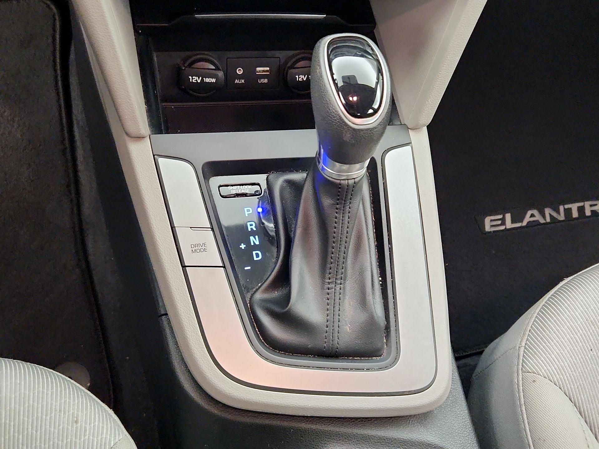 Thumbnail: 2018 Hyundai Elantra - 16
