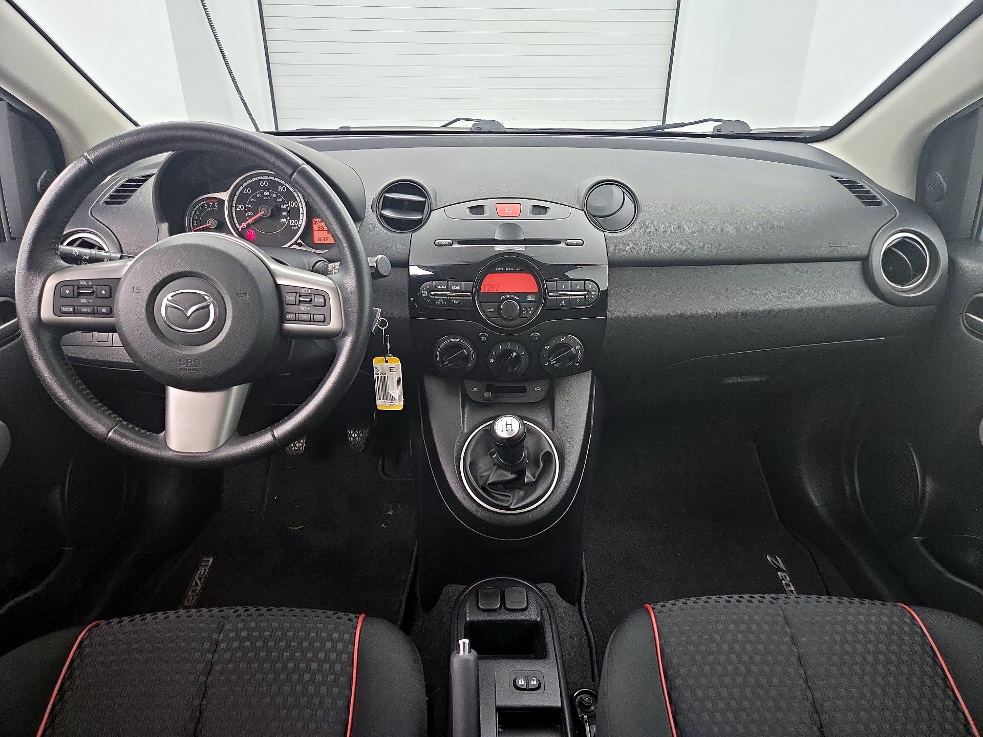 Thumbnail: 2013 Mazda Mazda2 - 9