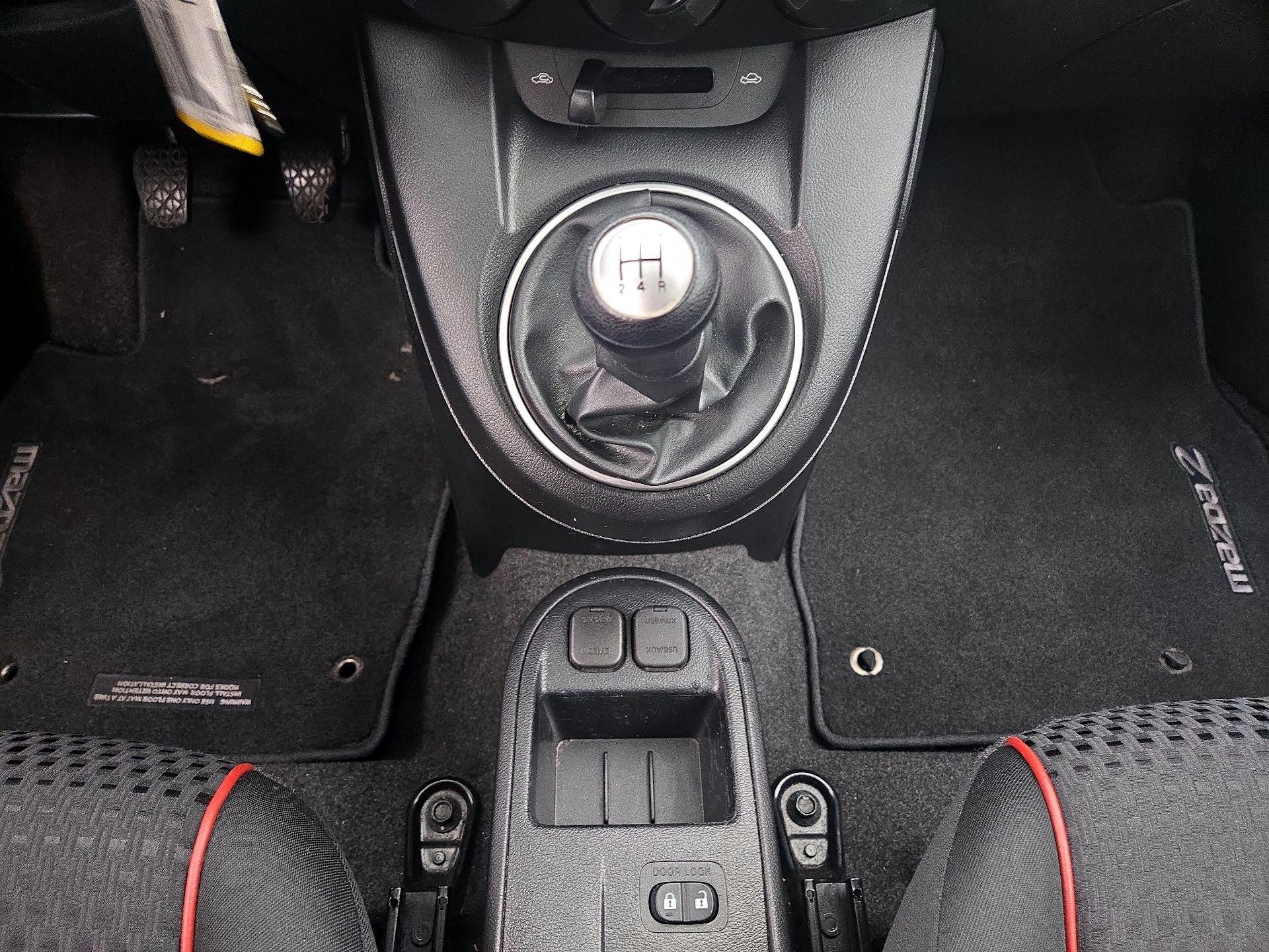 Thumbnail: 2013 Mazda Mazda2 - 16