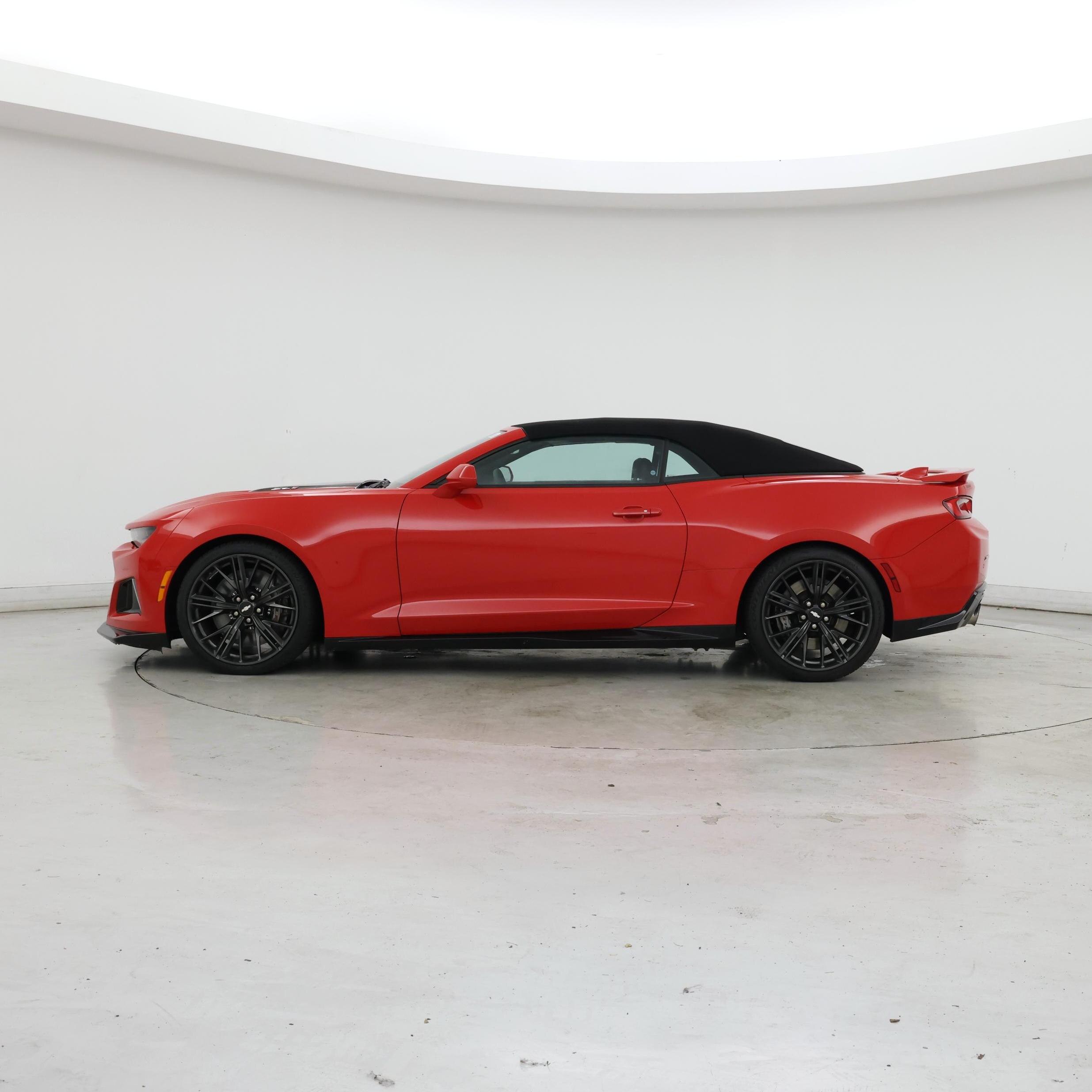 Thumbnail: 2018 Chevrolet Camaro - 3