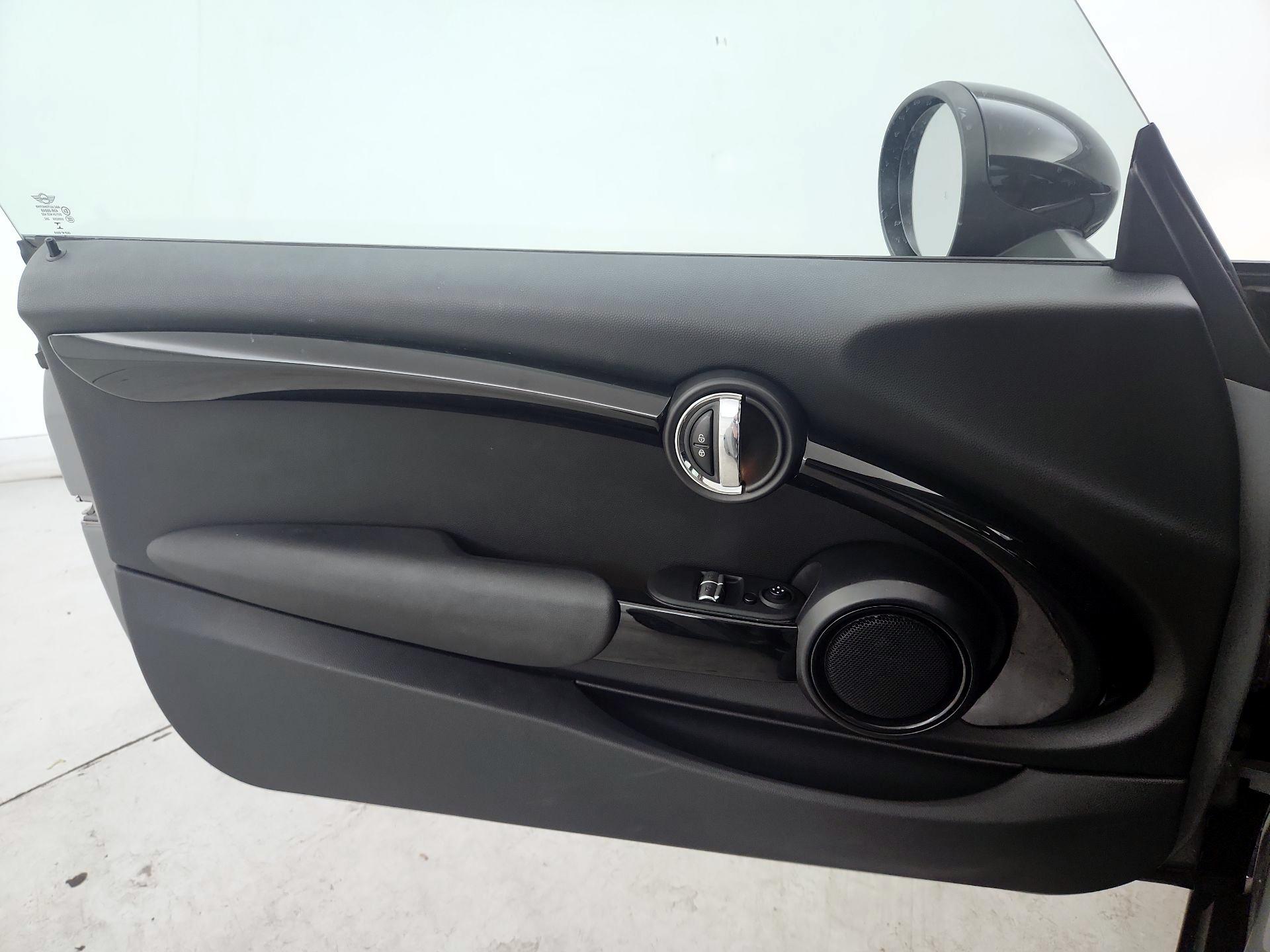 Thumbnail: 2019 MINI Cooper Hardtop - 12