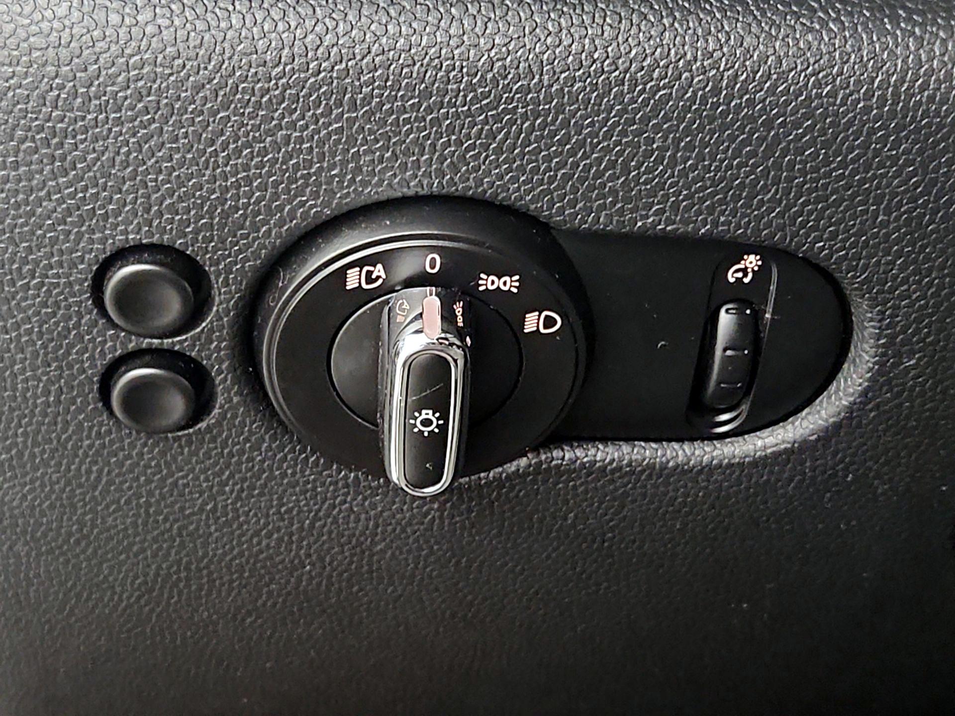 Thumbnail: 2019 MINI Cooper Hardtop - 13